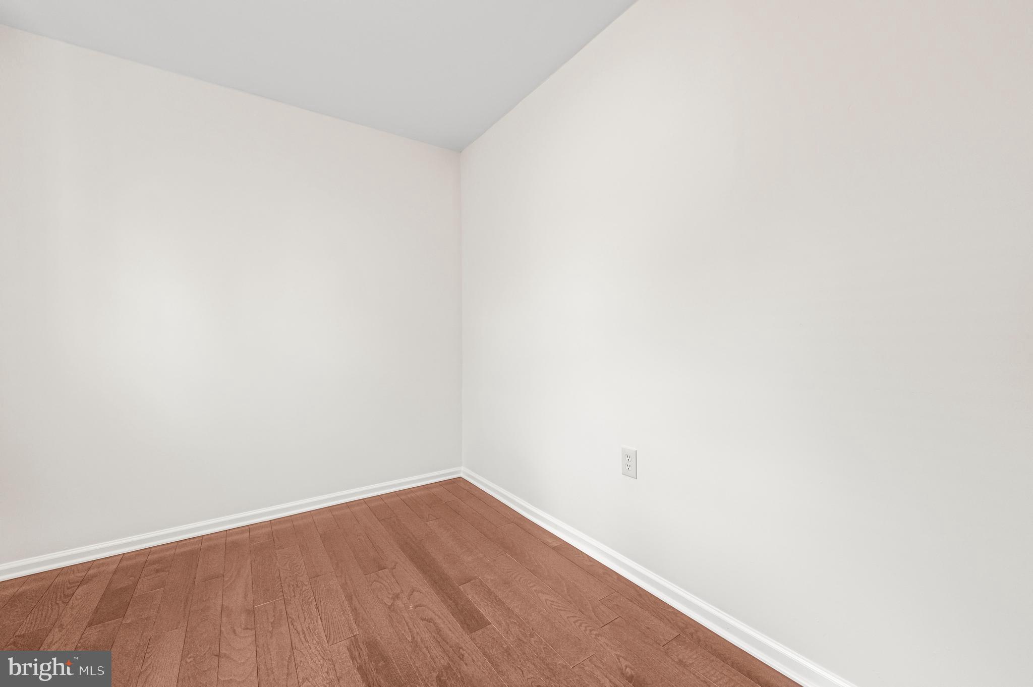 MAPLE SHADE - Residential