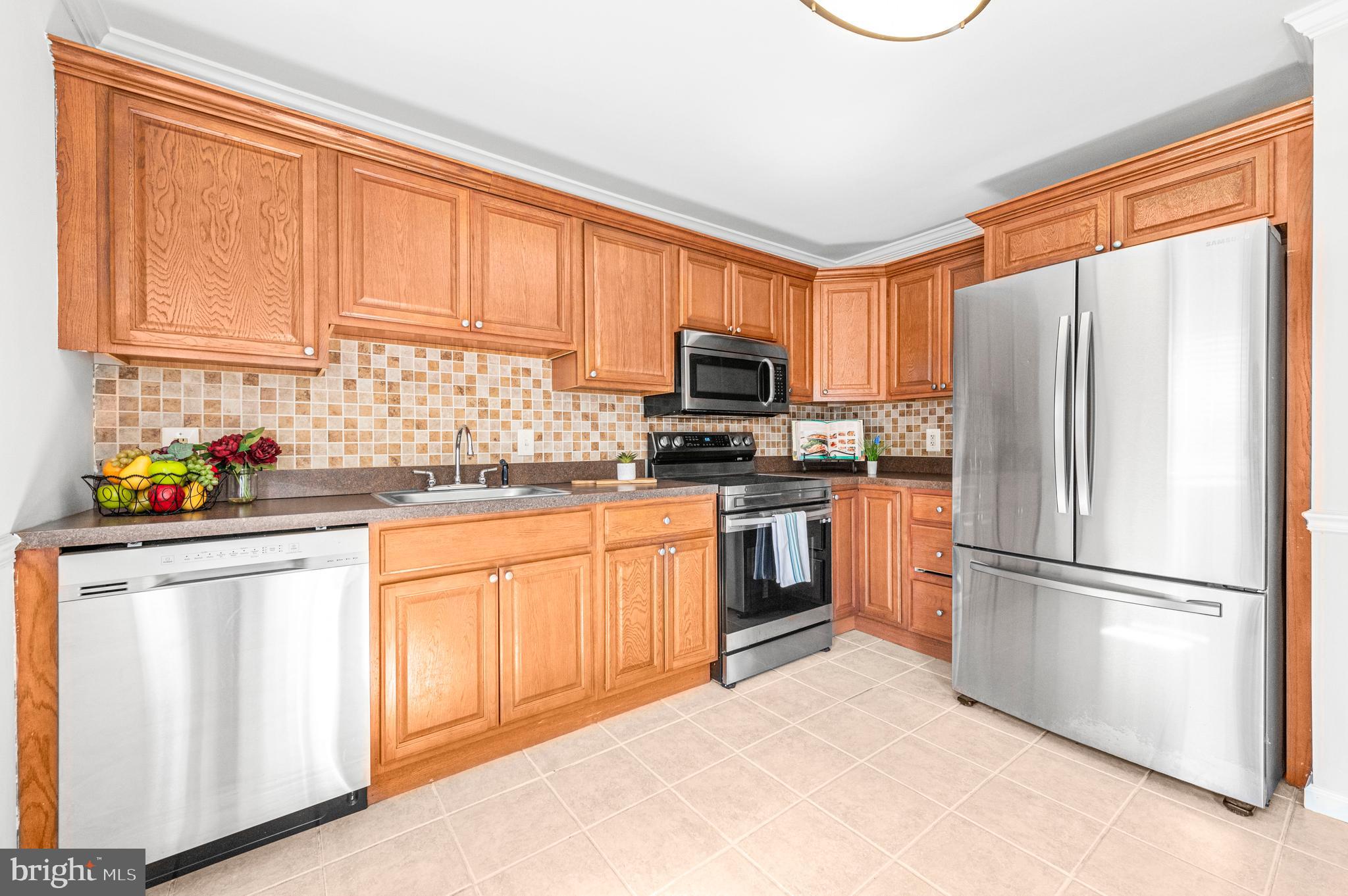 MAPLE SHADE - Residential