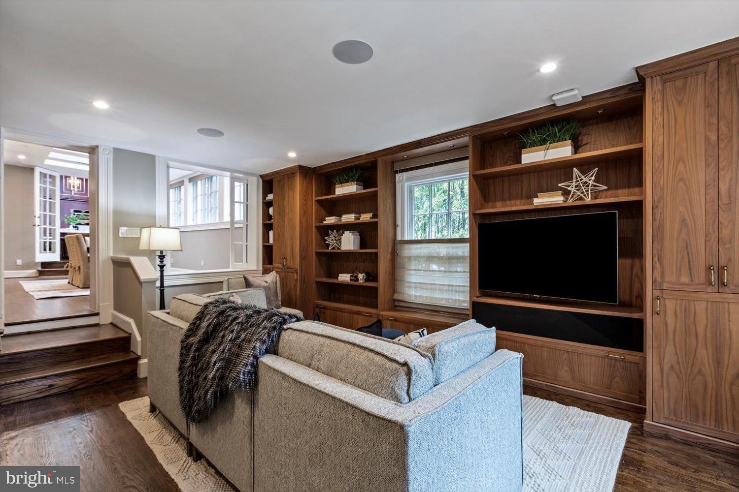 GEORGETOWN - Residential