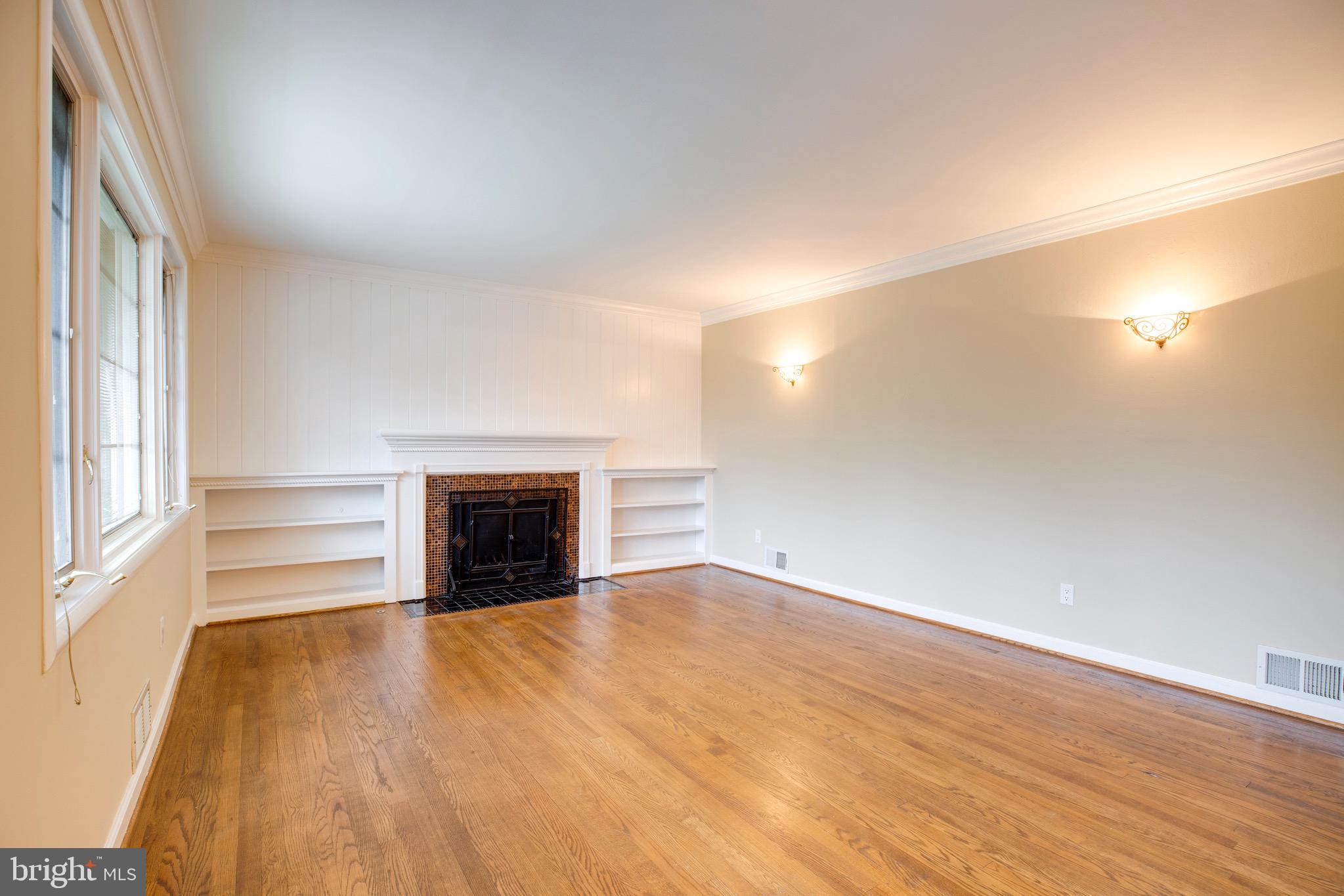 HICKORY HALL ESTATES - Residential Lease