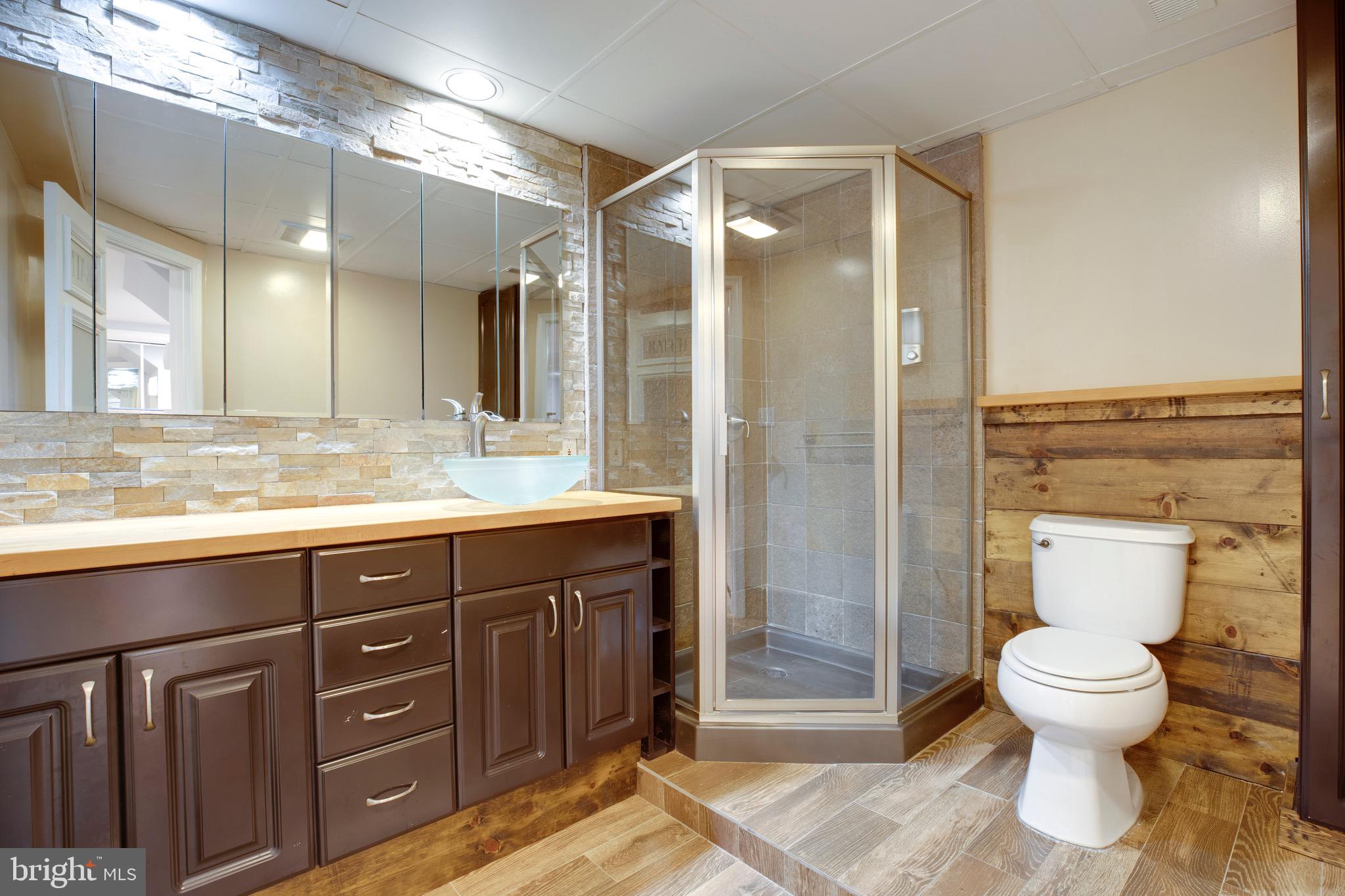 HICKORY HALL ESTATES - Residential Lease