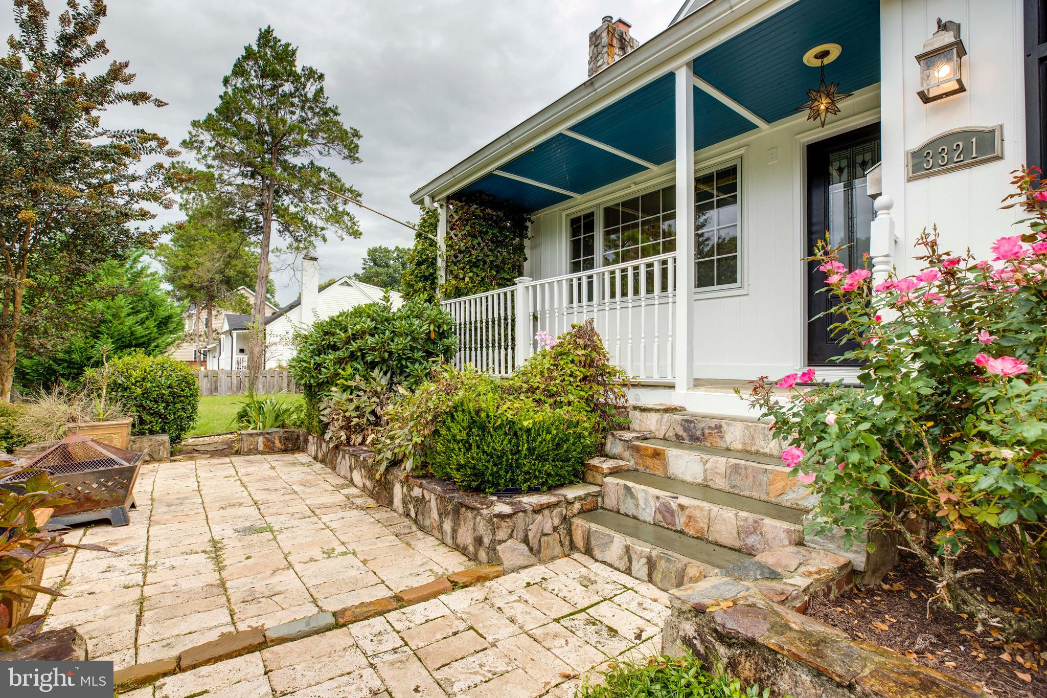 HICKORY HALL ESTATES - Residential Lease