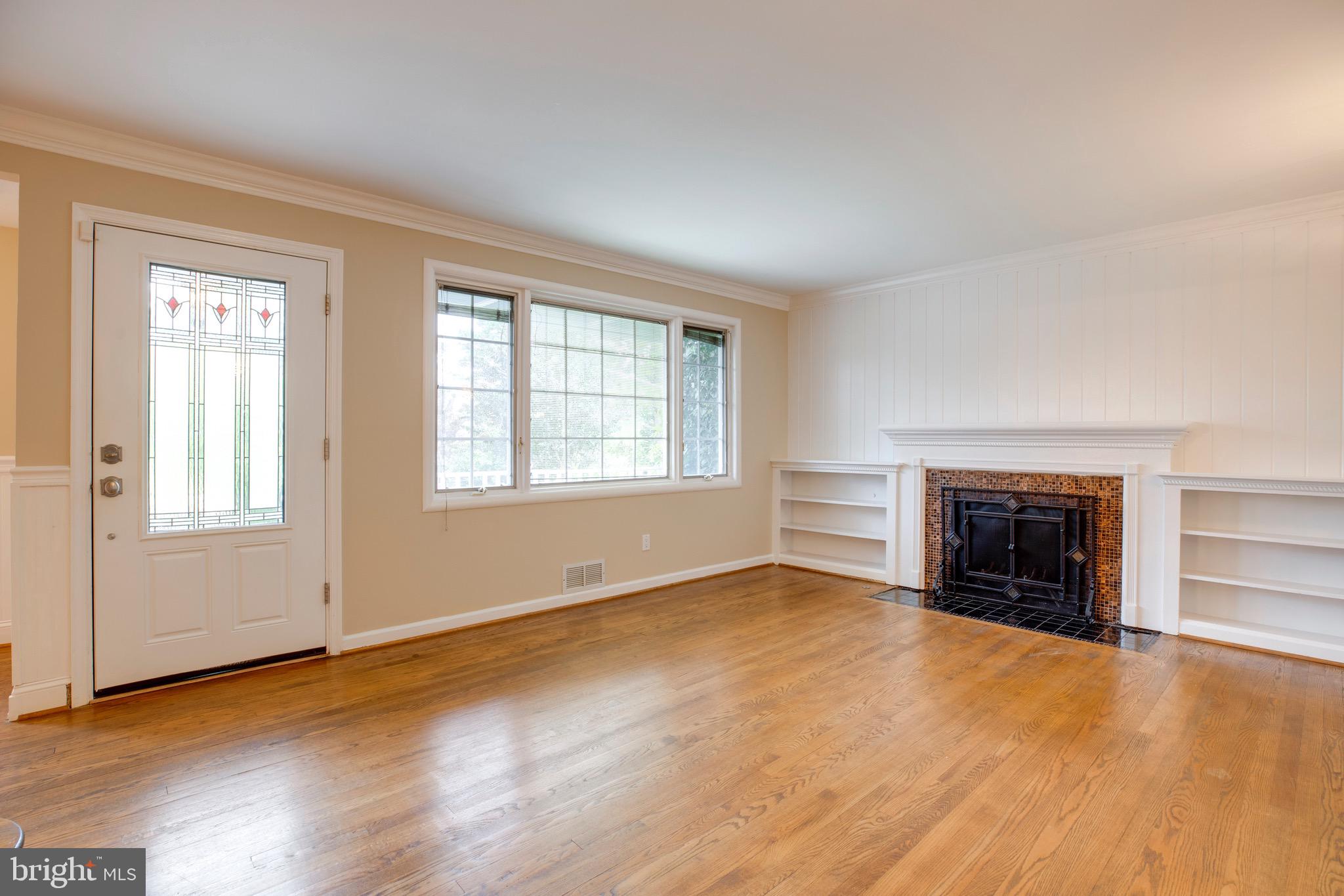 HICKORY HALL ESTATES - Residential Lease