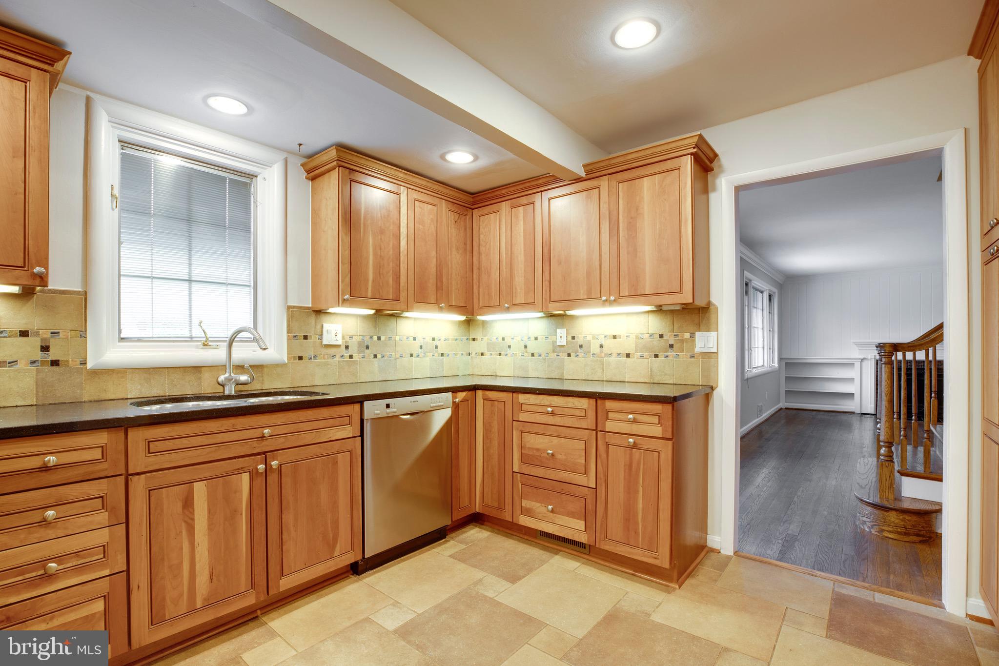 HICKORY HALL ESTATES - Residential Lease