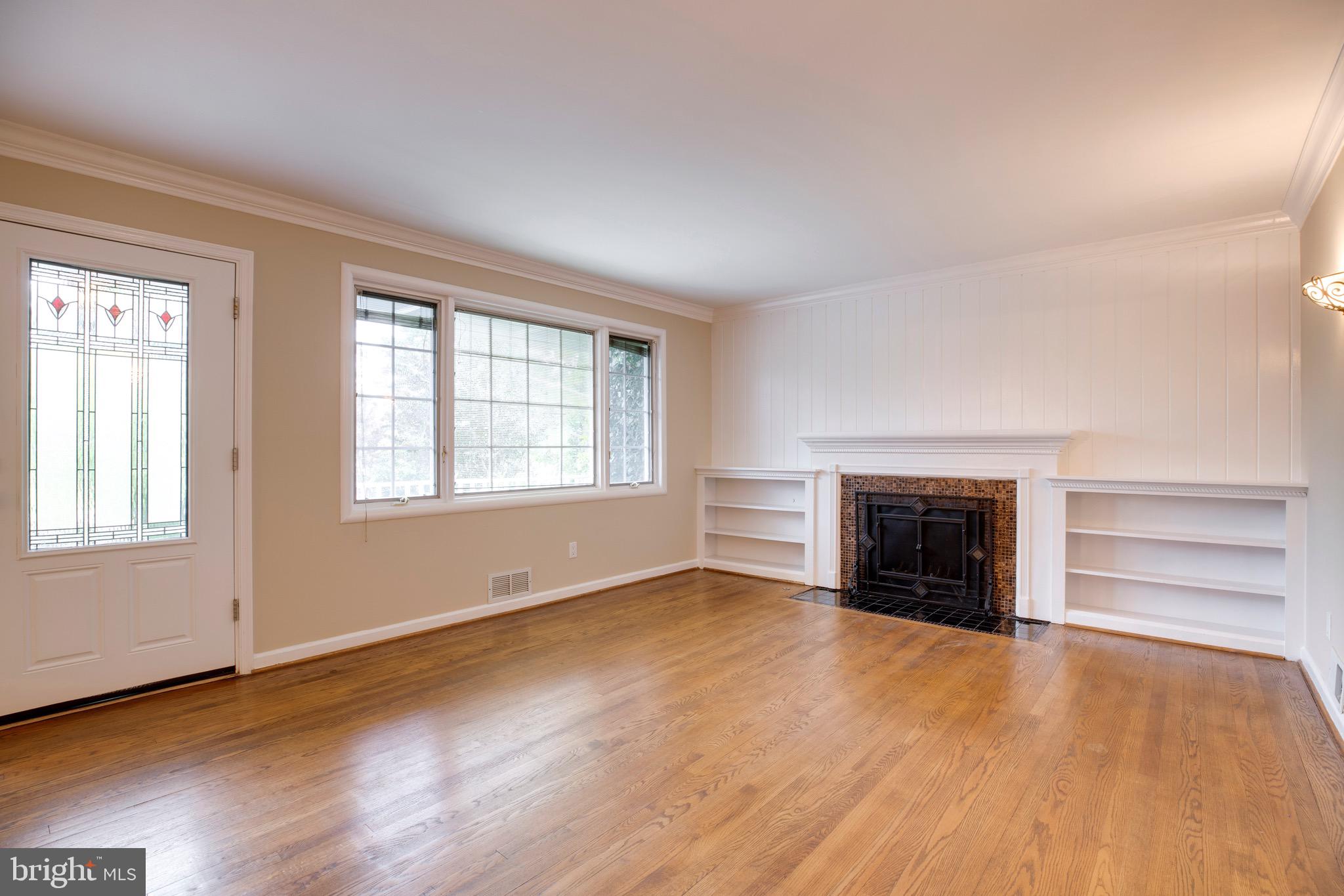 HICKORY HALL ESTATES - Residential Lease