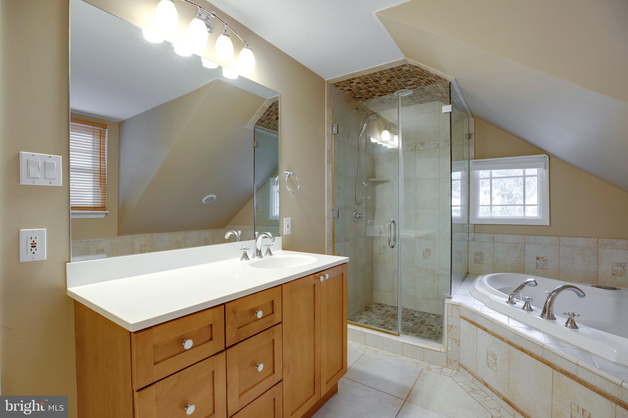 HICKORY HALL ESTATES - Residential Lease