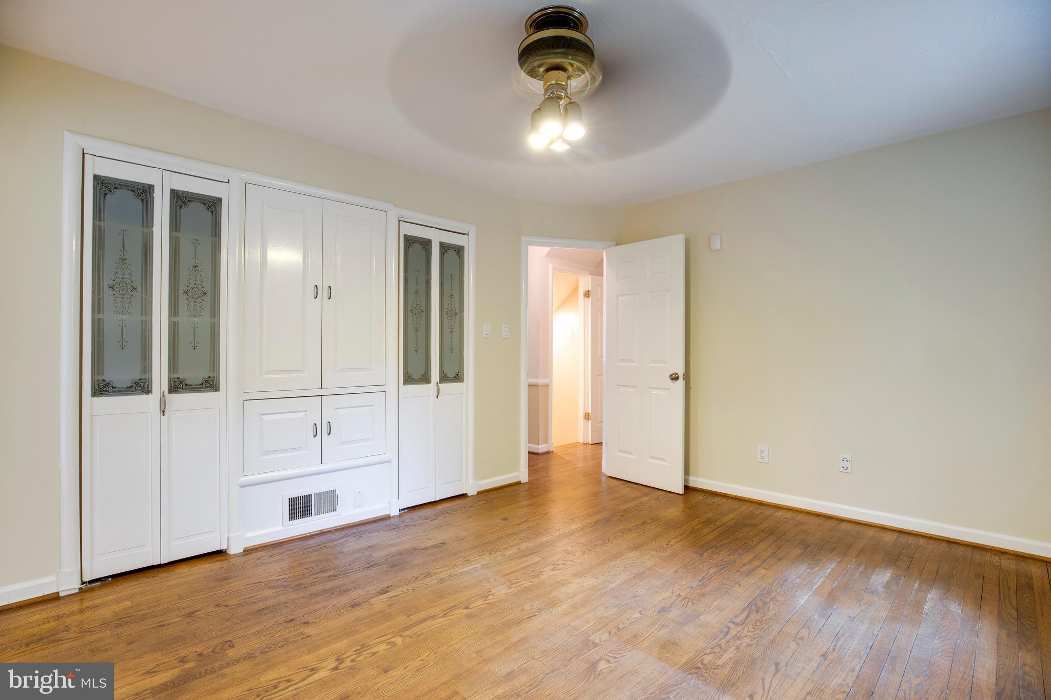 HICKORY HALL ESTATES - Residential Lease