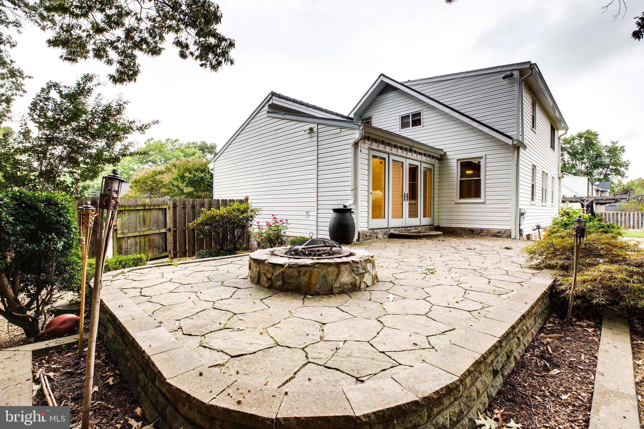 HICKORY HALL ESTATES - Residential Lease