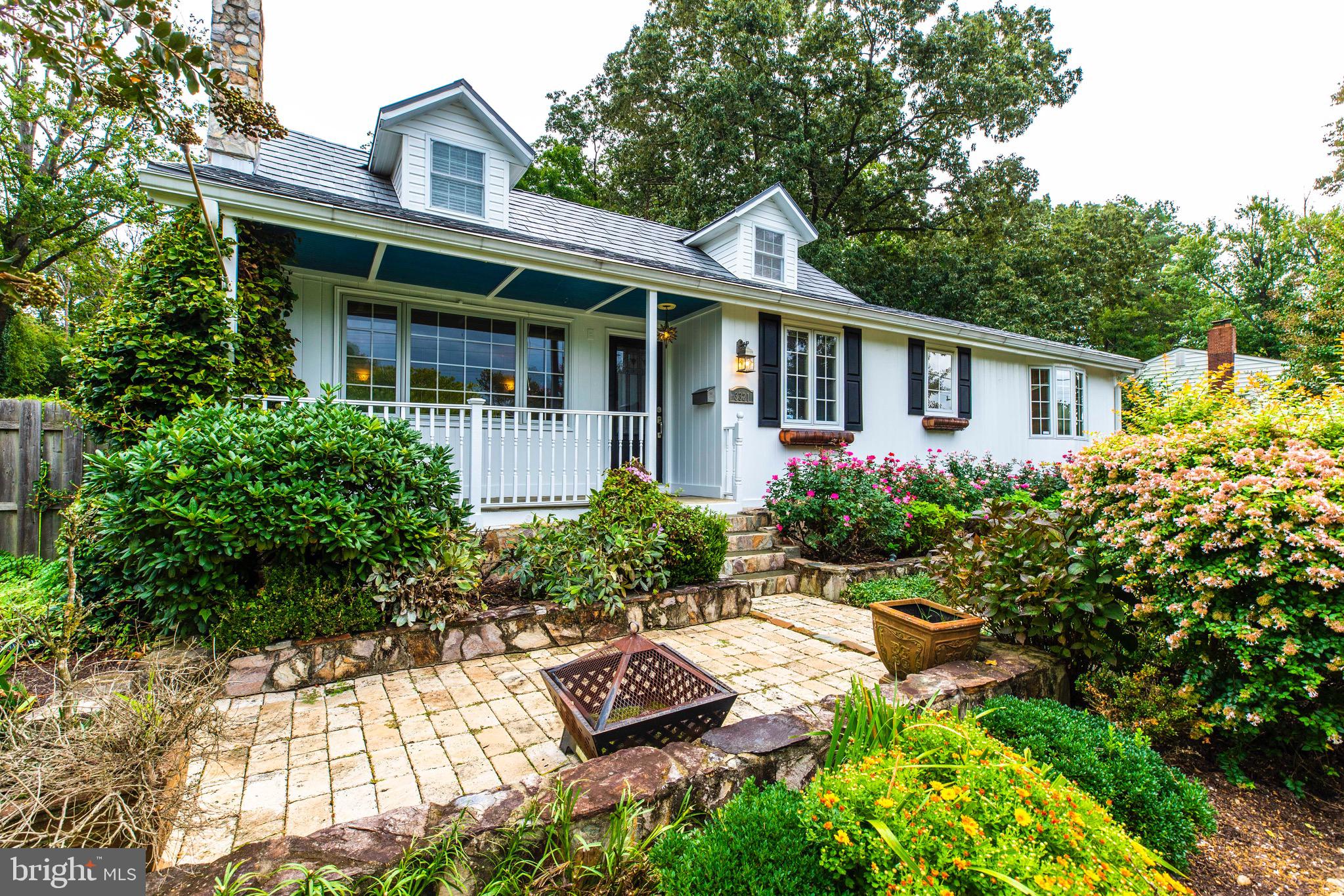 HICKORY HALL ESTATES - Residential Lease