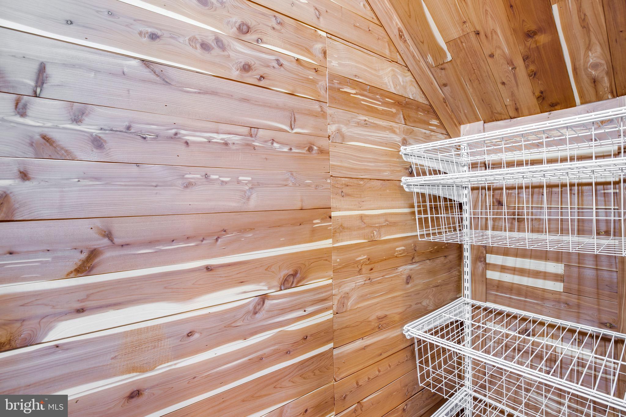 HICKORY HALL ESTATES - Residential Lease