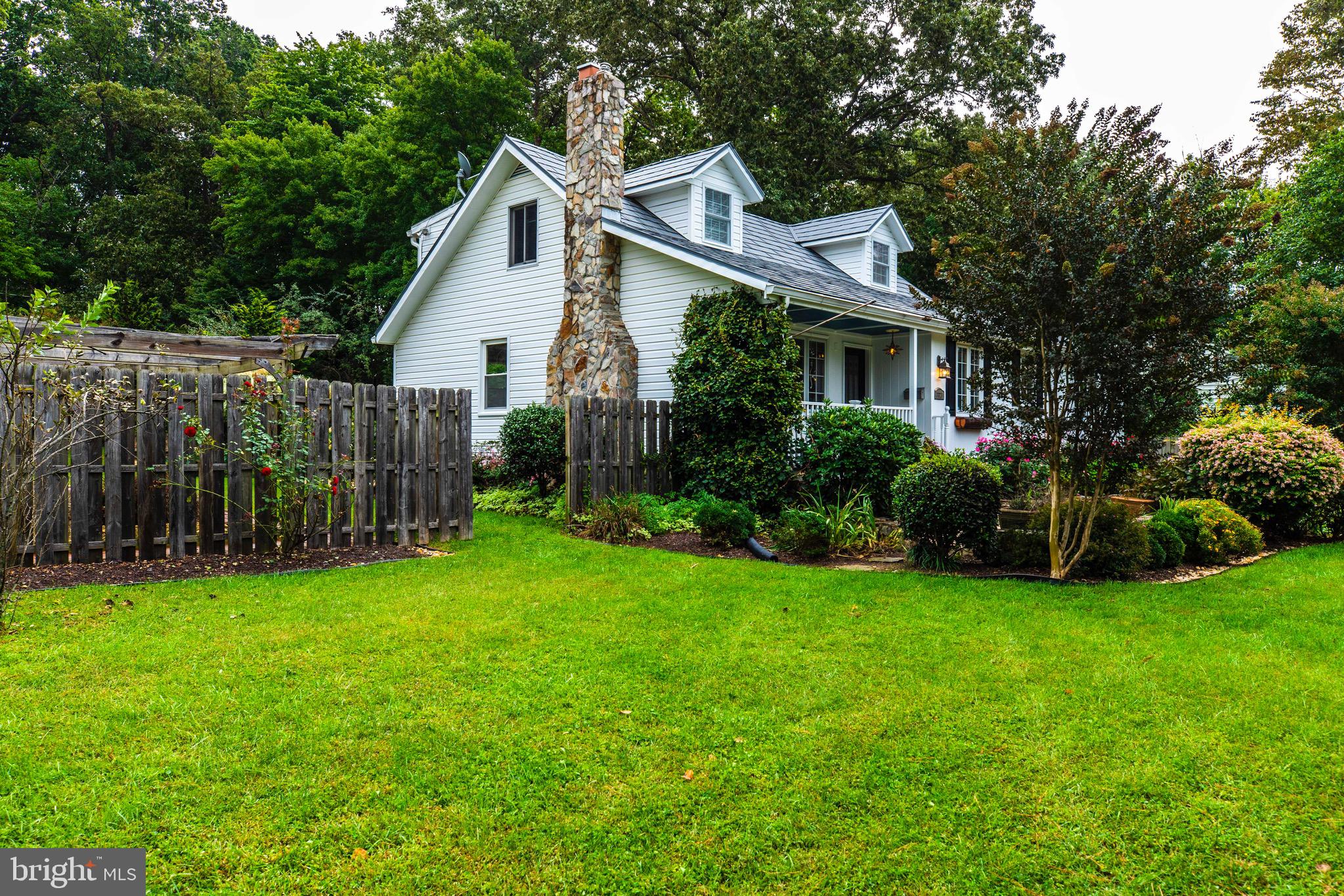 HICKORY HALL ESTATES - Residential Lease