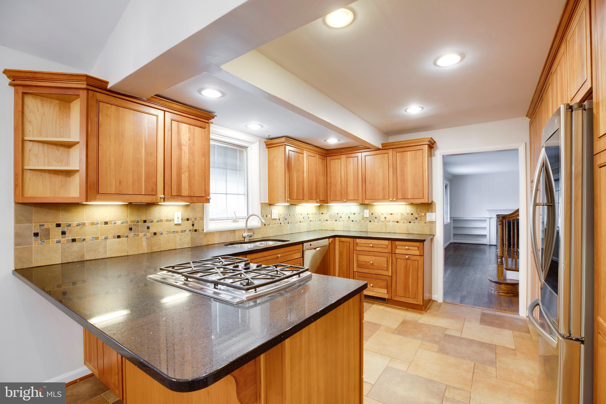 HICKORY HALL ESTATES - Residential Lease