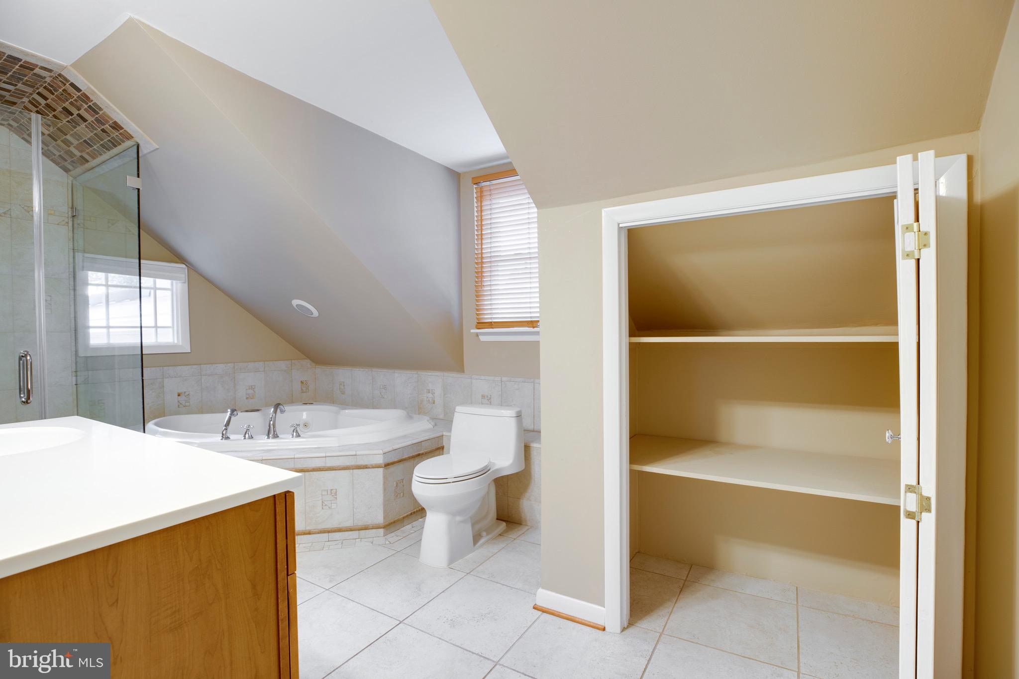 HICKORY HALL ESTATES - Residential Lease