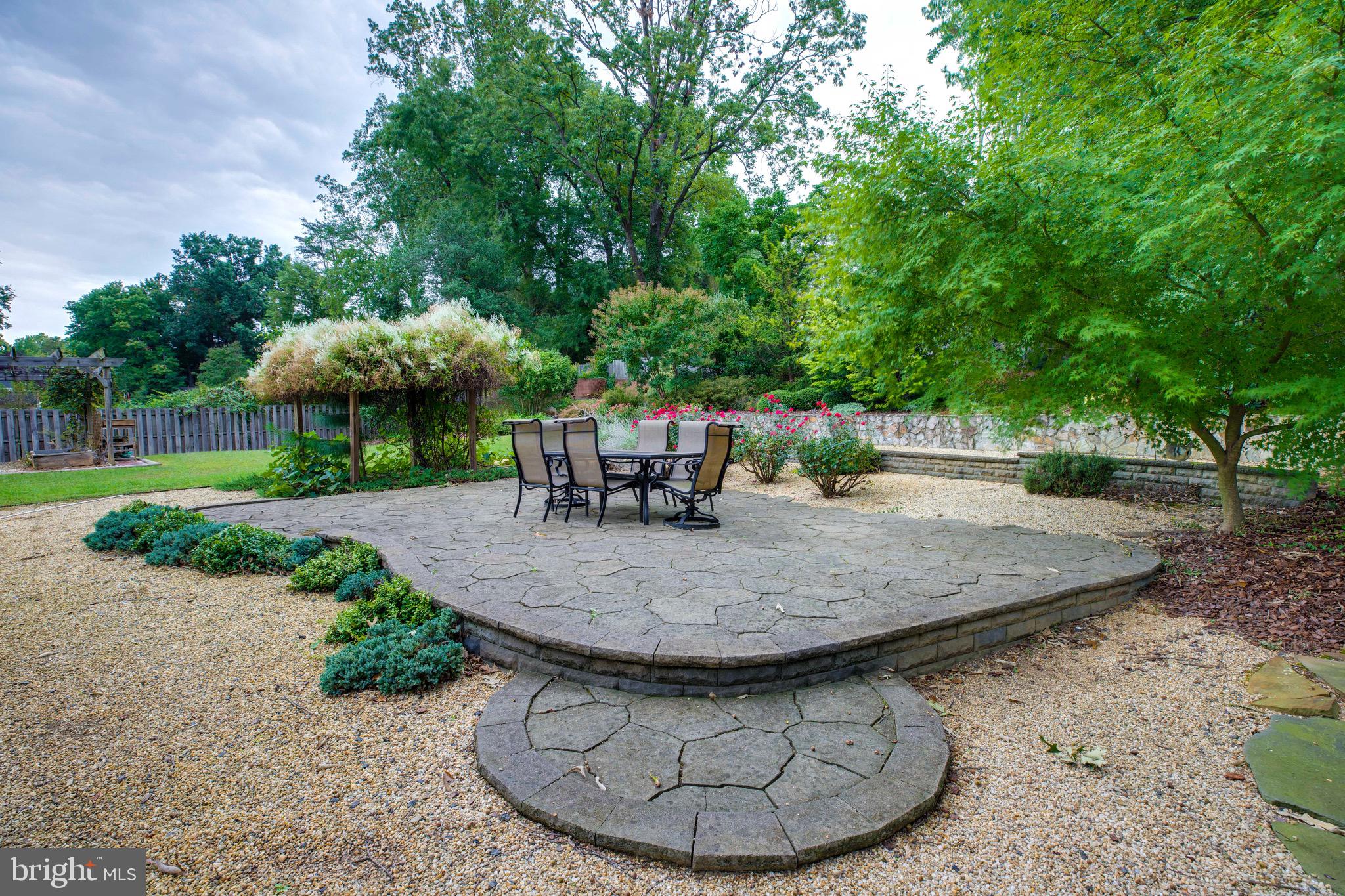 HICKORY HALL ESTATES - Residential Lease