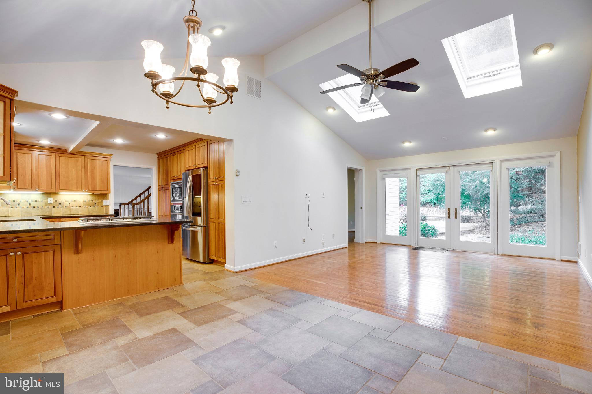 HICKORY HALL ESTATES - Residential Lease