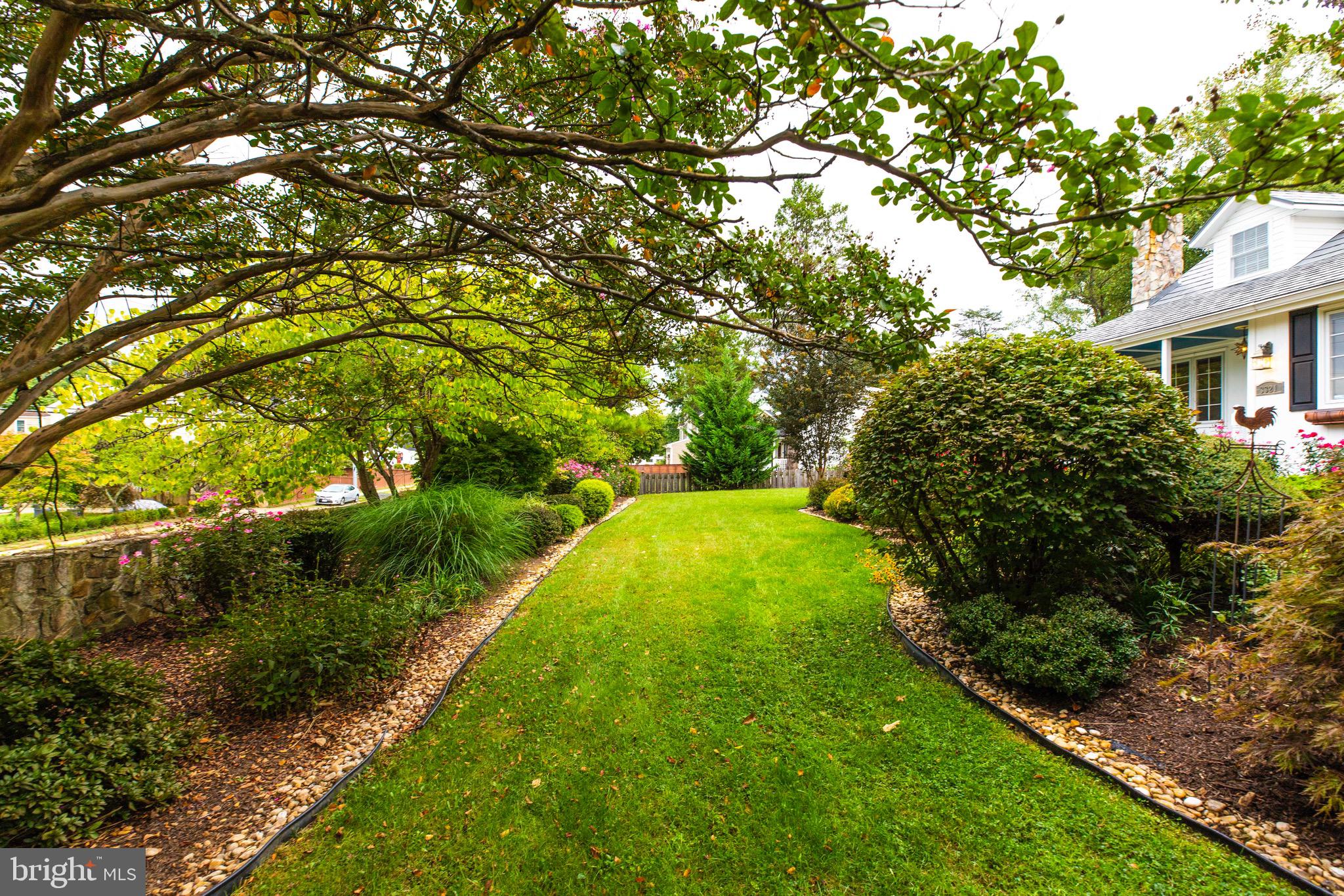 HICKORY HALL ESTATES - Residential Lease