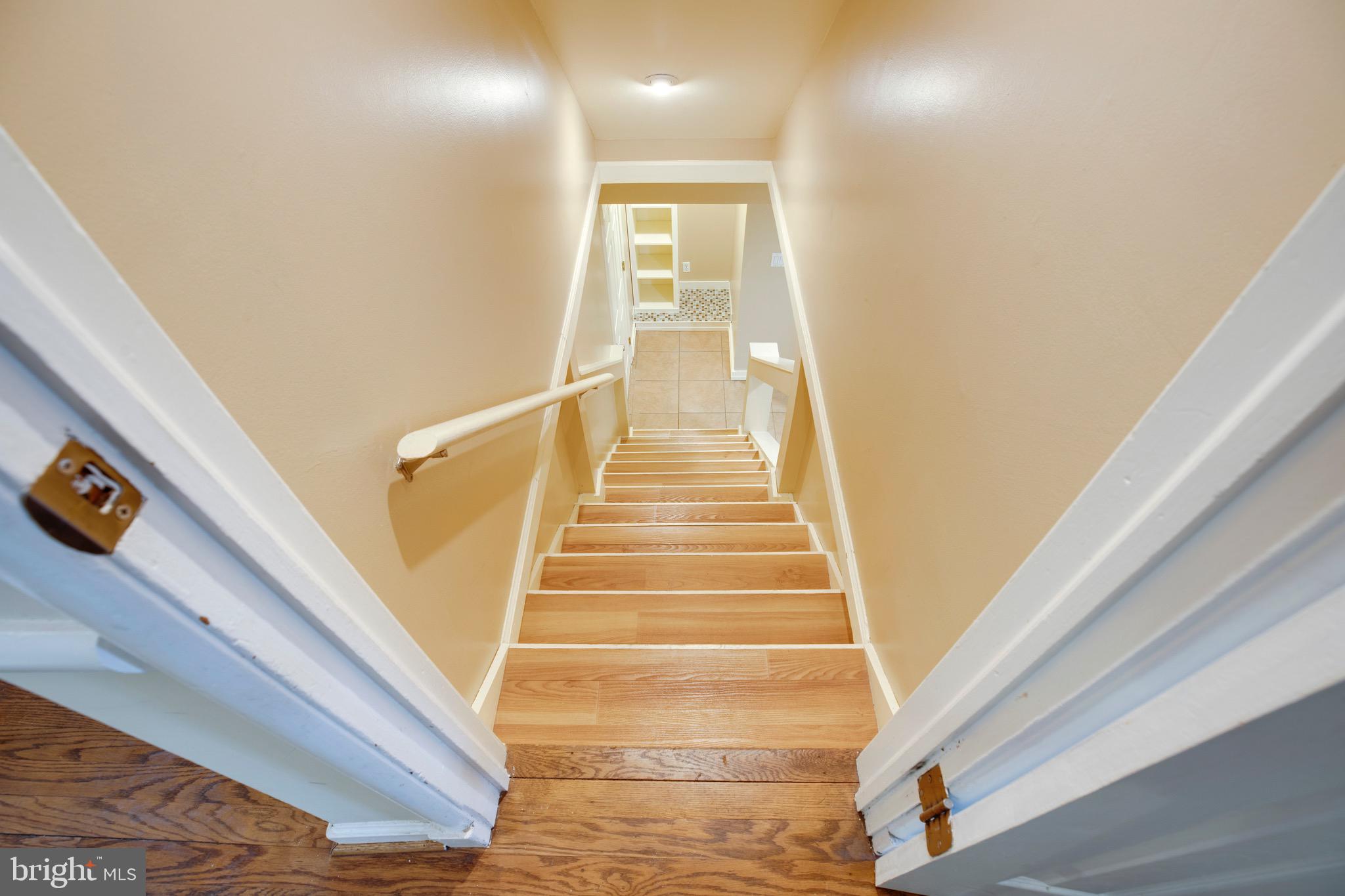 HICKORY HALL ESTATES - Residential Lease