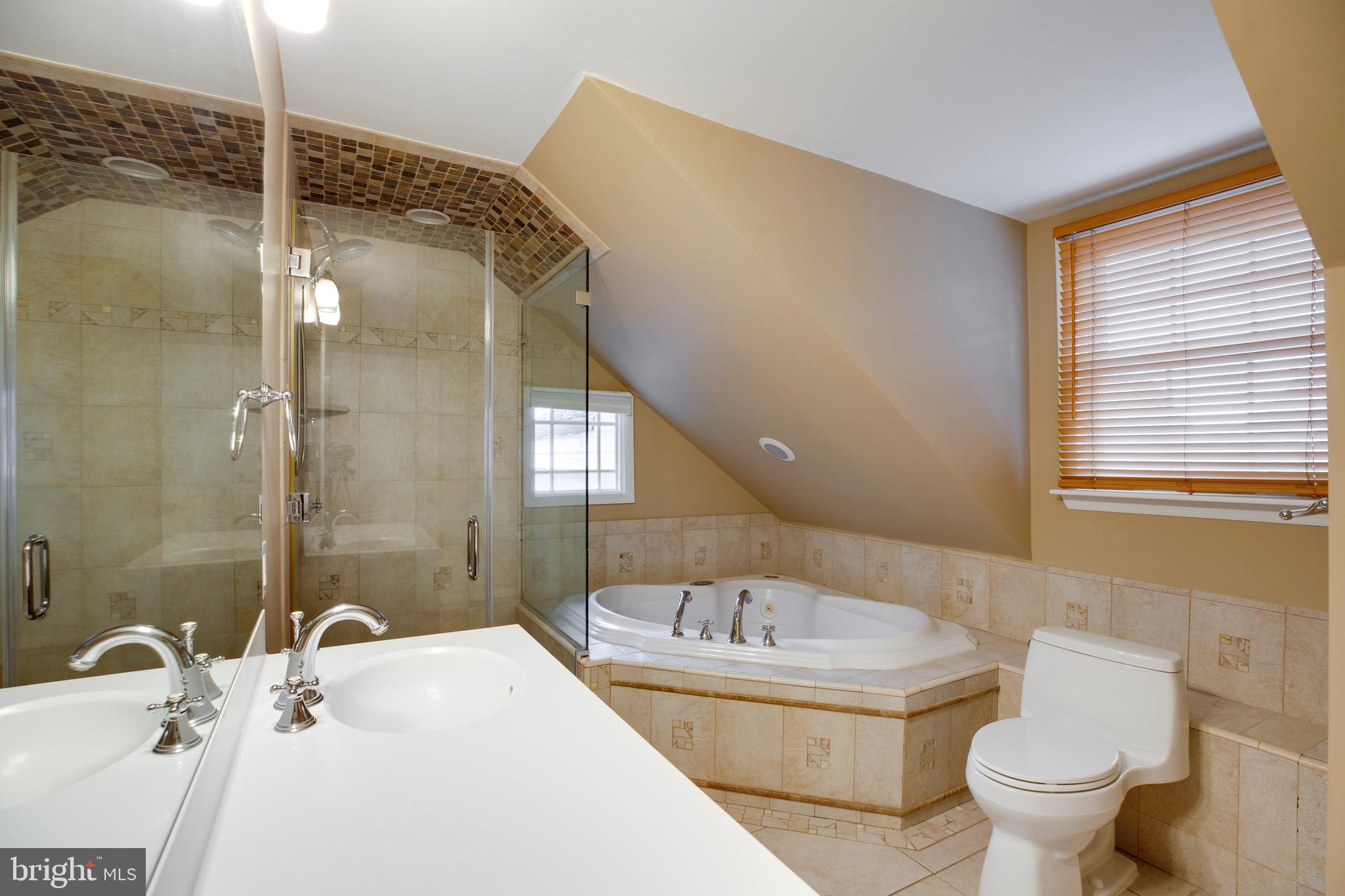 HICKORY HALL ESTATES - Residential Lease