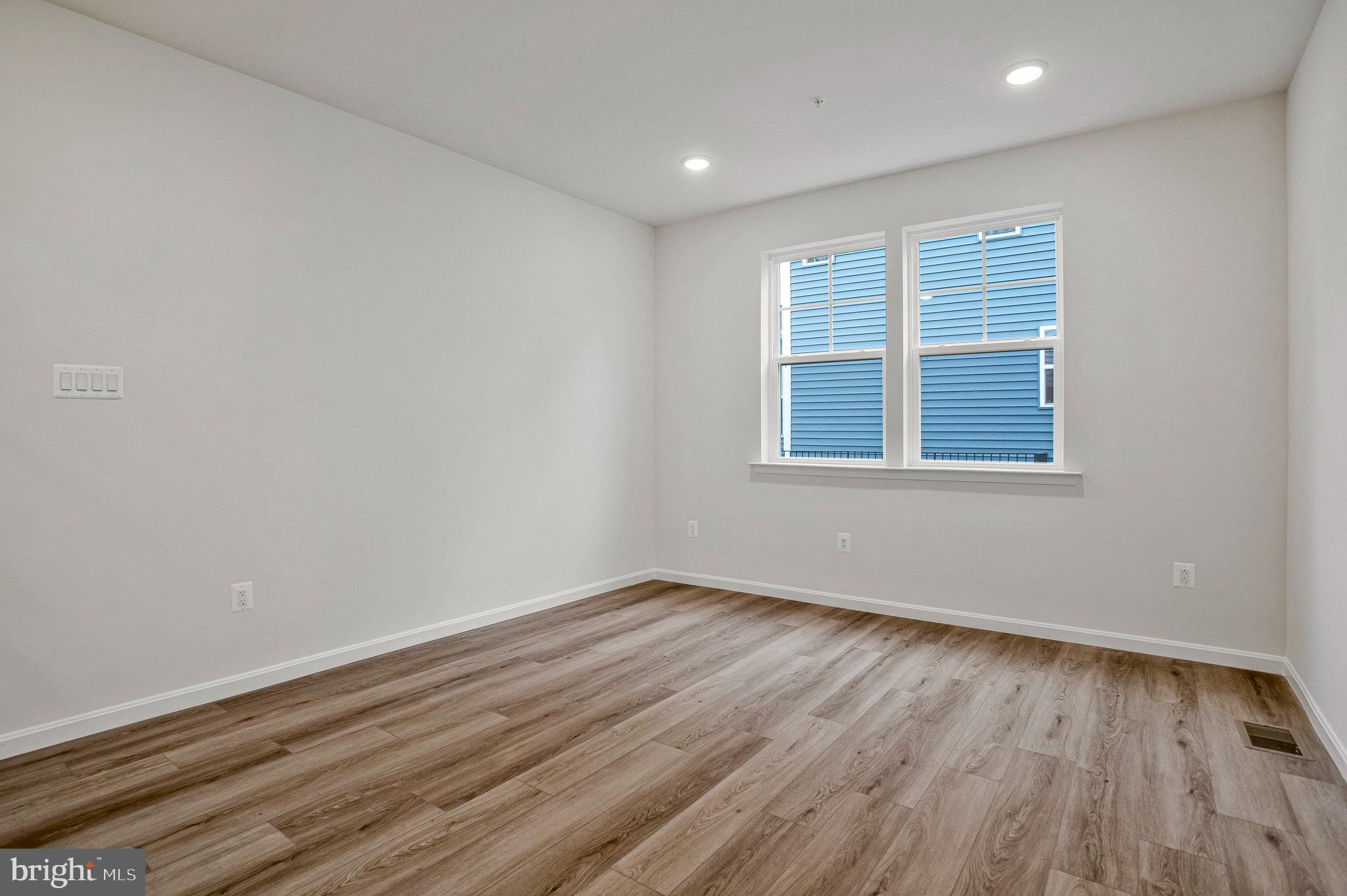 ROBERTS CROSSING - Residential