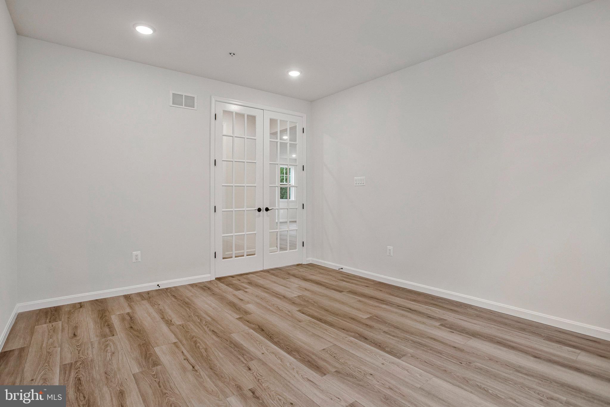 ROBERTS CROSSING - Residential