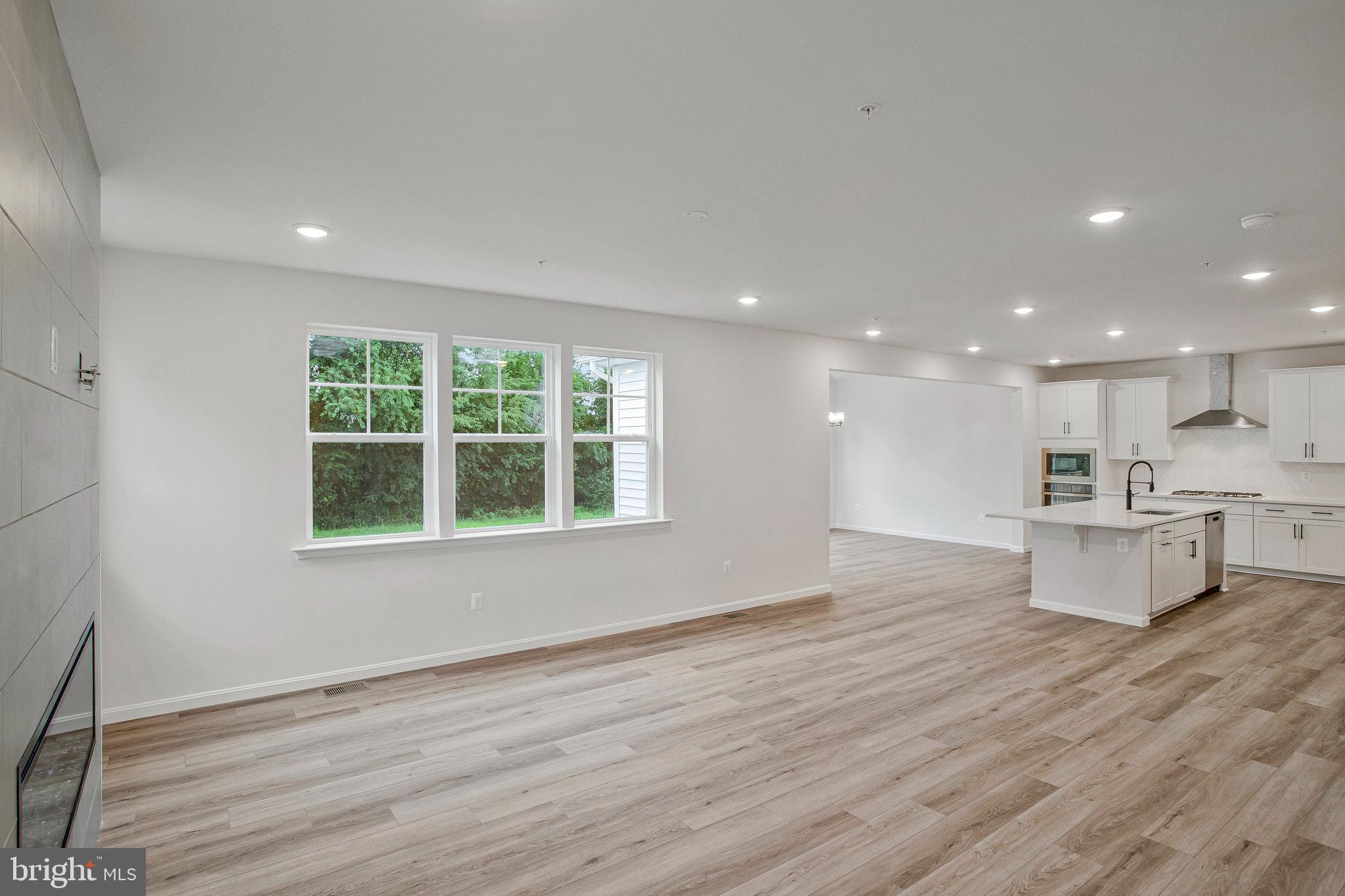 ROBERTS CROSSING - Residential