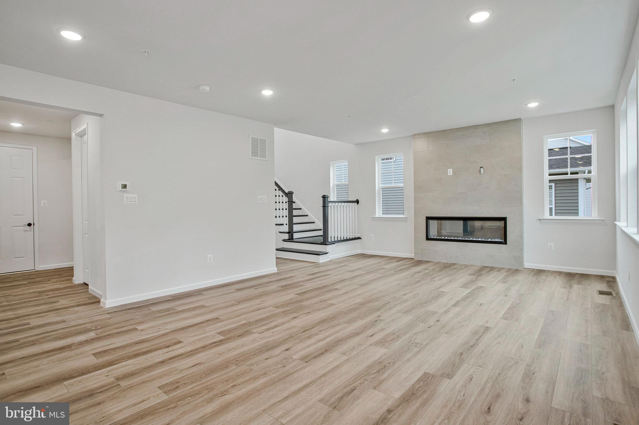 ROBERTS CROSSING - Residential