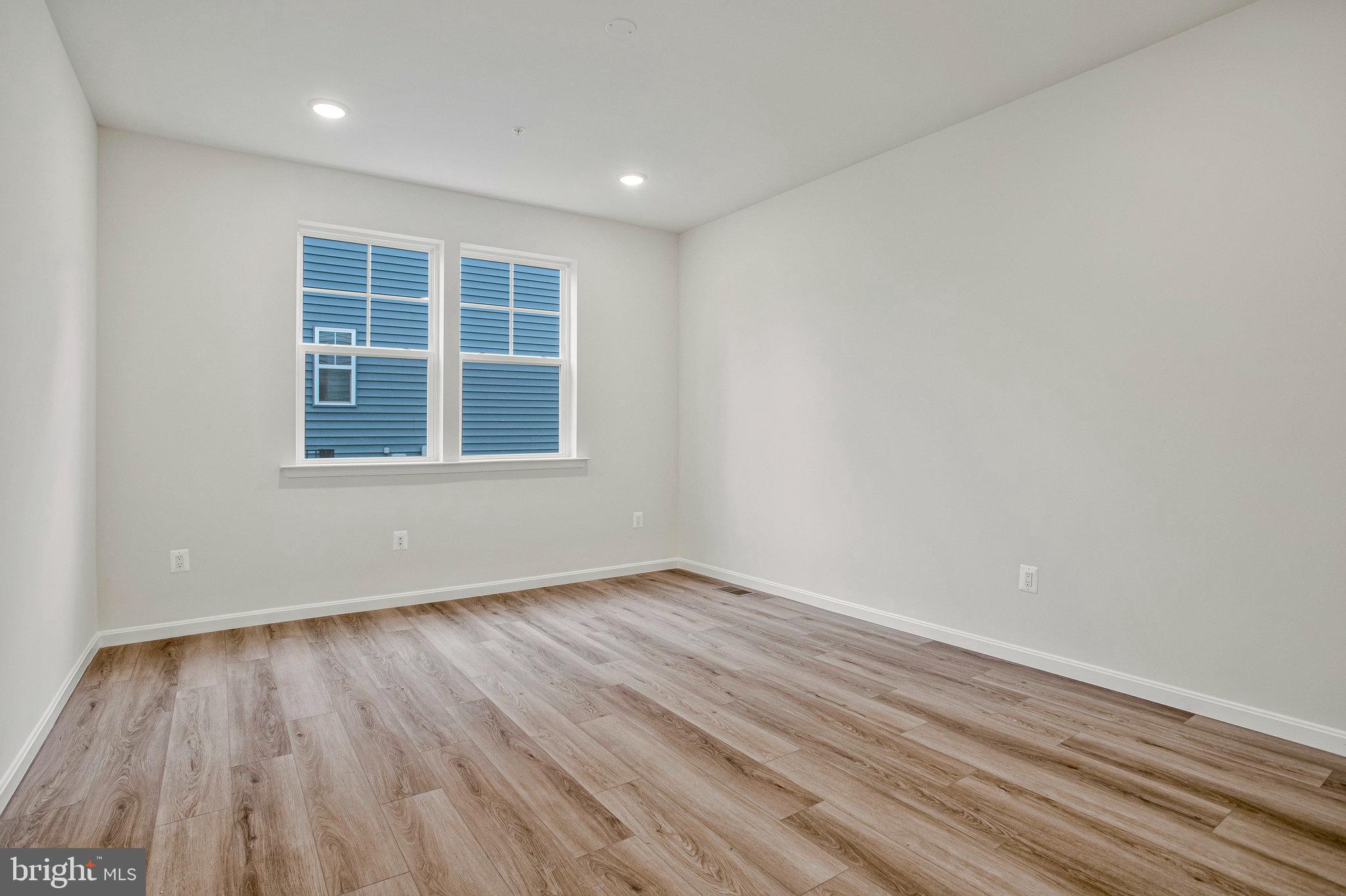 ROBERTS CROSSING - Residential