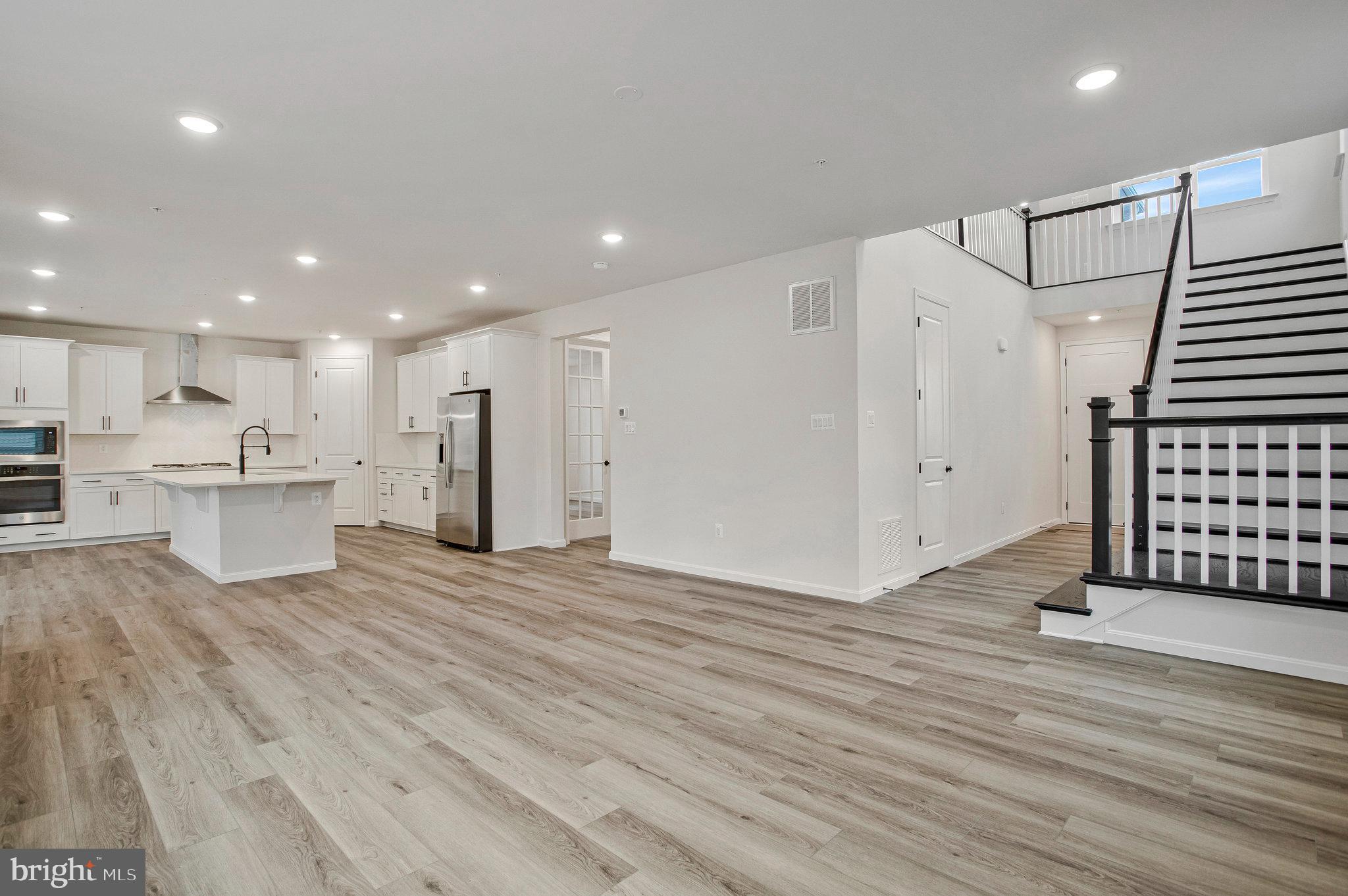 ROBERTS CROSSING - Residential