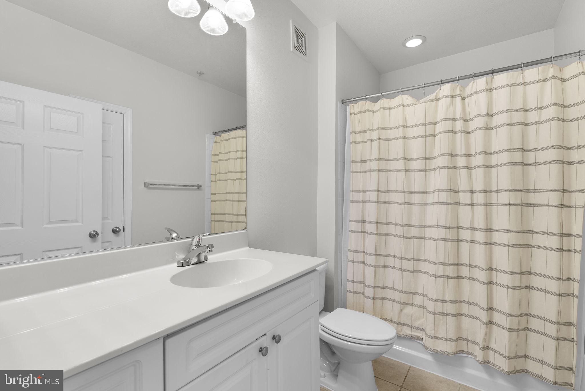 FITZ AT ROCKVILLE TOWN C - Residential