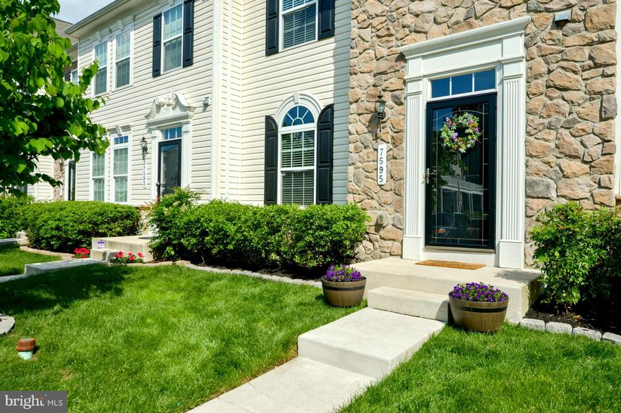 GORGEOUS TOWNHOME IN SOUGHT AFTER DORCHESTER*LIGHT FILLED OPEN LAYOUT W/9FT CEILINGS/2,500+SQFT*HUGE EAT-IN KIT W/GRANITE,42" CABINETS,SS APPLNCS,ISLAND/BRKFST BAR*MASTER W/TRAY CEILING, WIC, JACUZZI TUB/SEP SHOWER*WALK OUT BSMT W/OFFICE,LARGE REC RM,LNDRY RM*NICE TREX DECK & REAR YARD*LOTS OF AMENTITIES- POOL,WALK/JOG PATHS & MORE*CLOSE TO SHOPPING/RESTAURANTS*EASY COMMUTE TO FT.MEADE/NSA