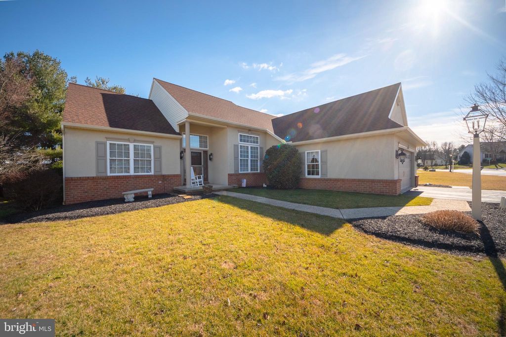 Photo of 132 ROUND HILL LN, LANCASTER, PA 17603 (MLS # PALA2031040)