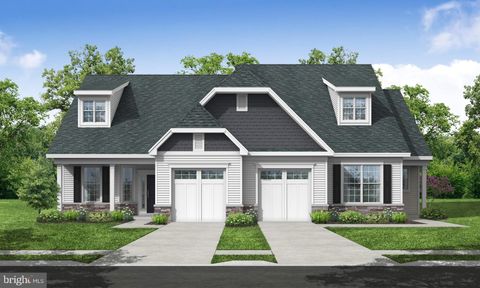 Townhouse For Sale - 7 Redkist Drive<br/> Gloucester County, MULLICA HILL, NJ 08062