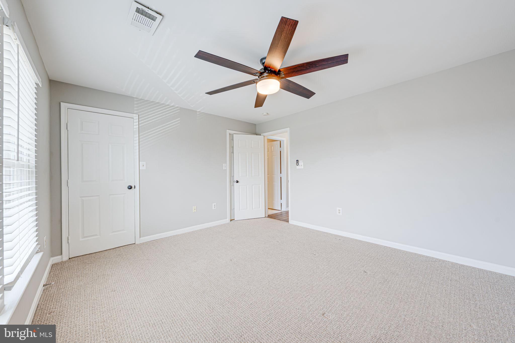 ASHBURN VILLAGE - Residential Lease