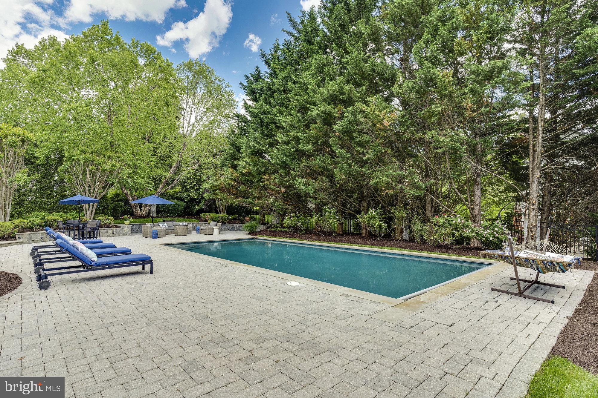 TYSONS ESTATES - Residential