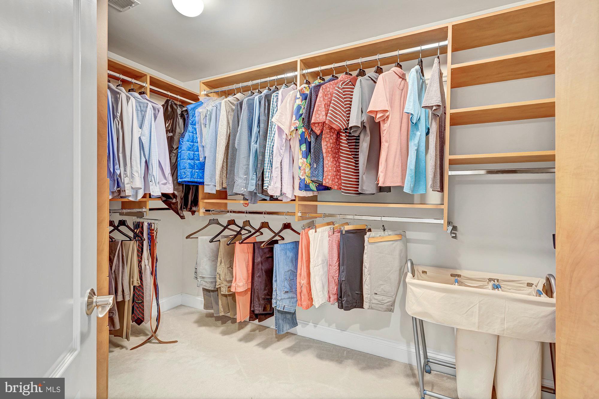 TYSONS ESTATES - Residential