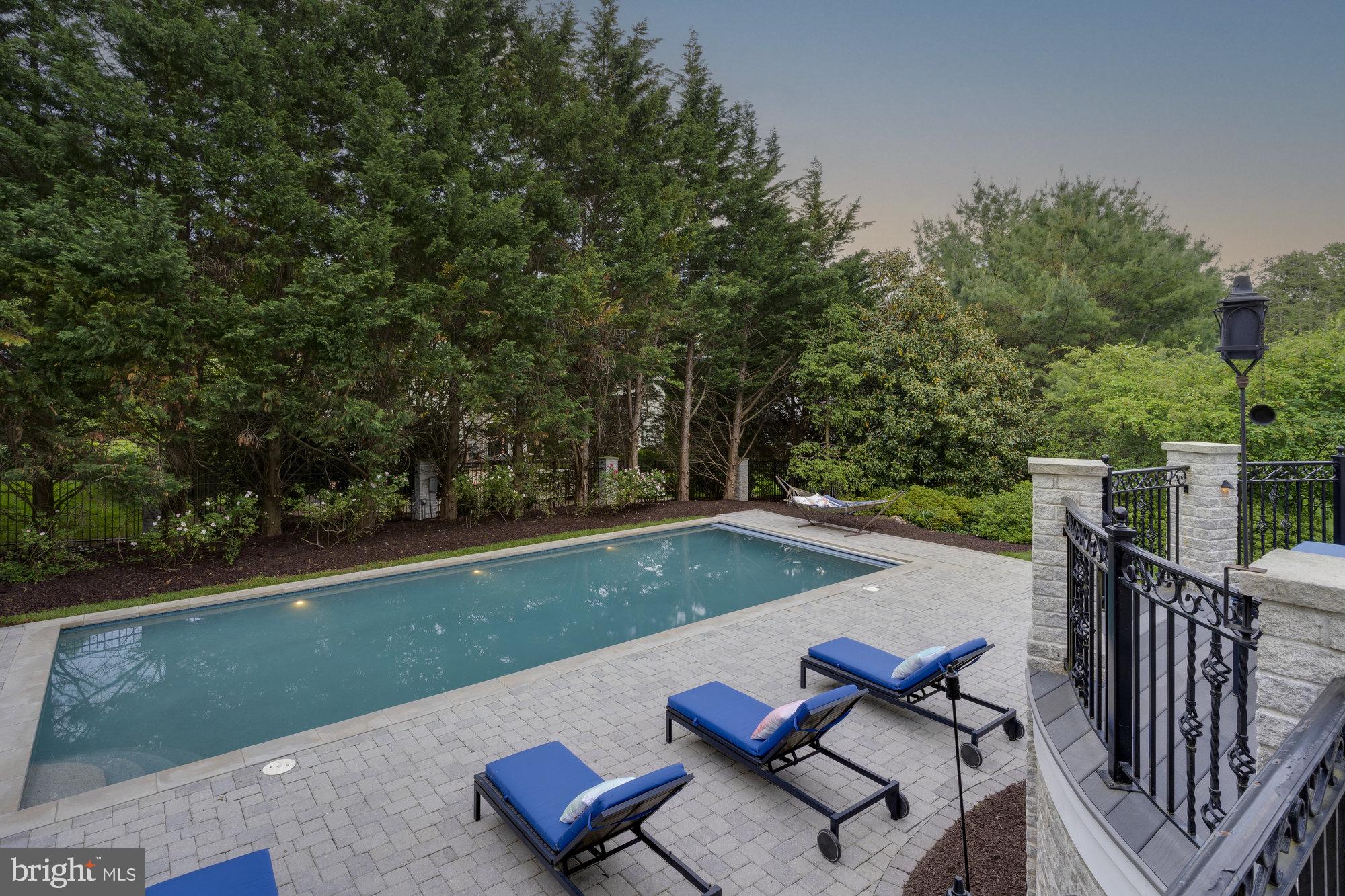 TYSONS ESTATES - Residential