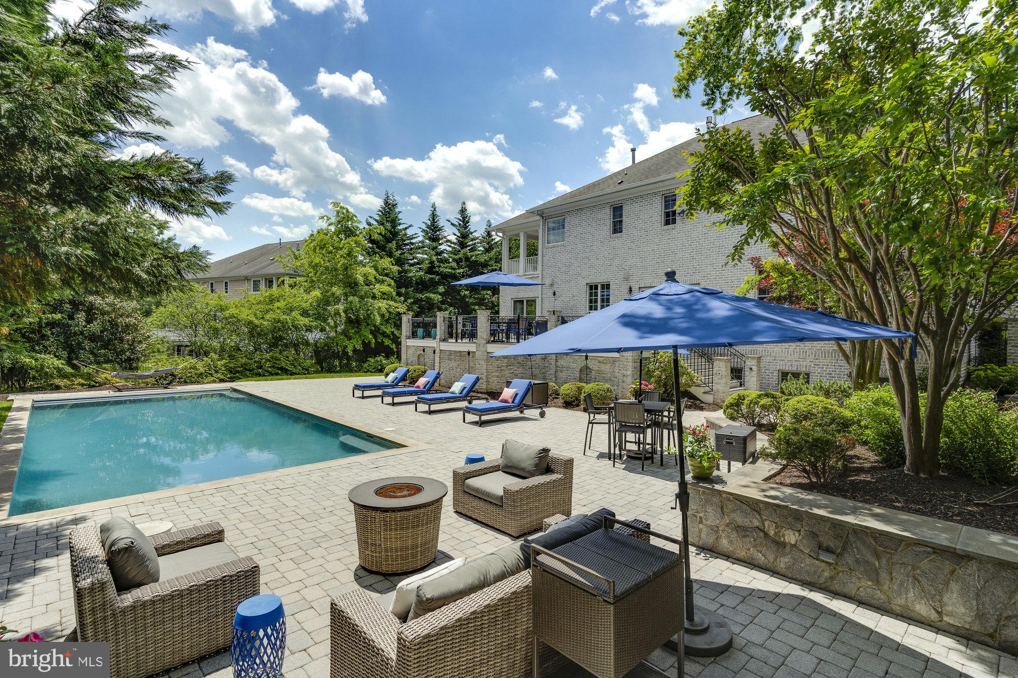 TYSONS ESTATES - Residential