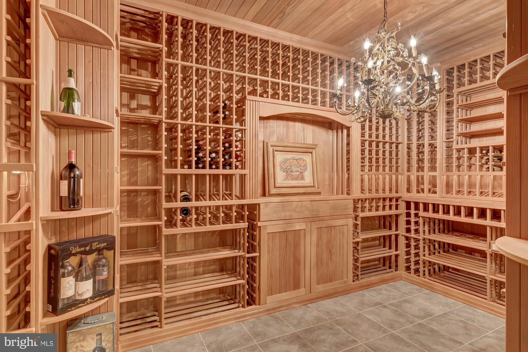 TYSONS ESTATES - Residential