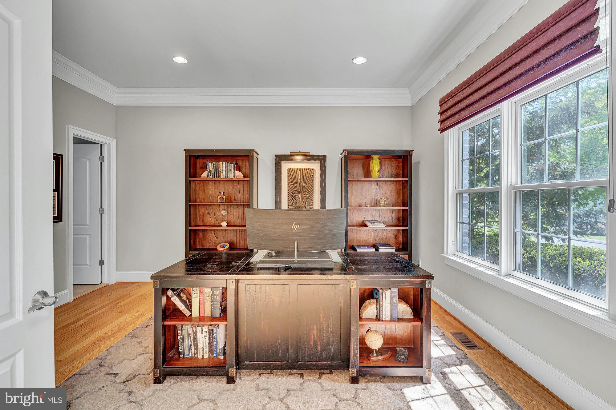 TYSONS ESTATES - Residential