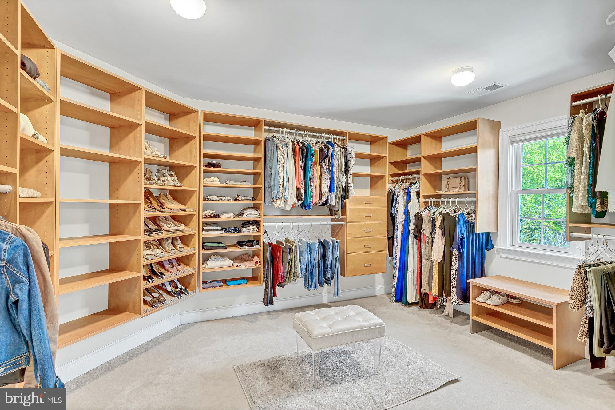 TYSONS ESTATES - Residential