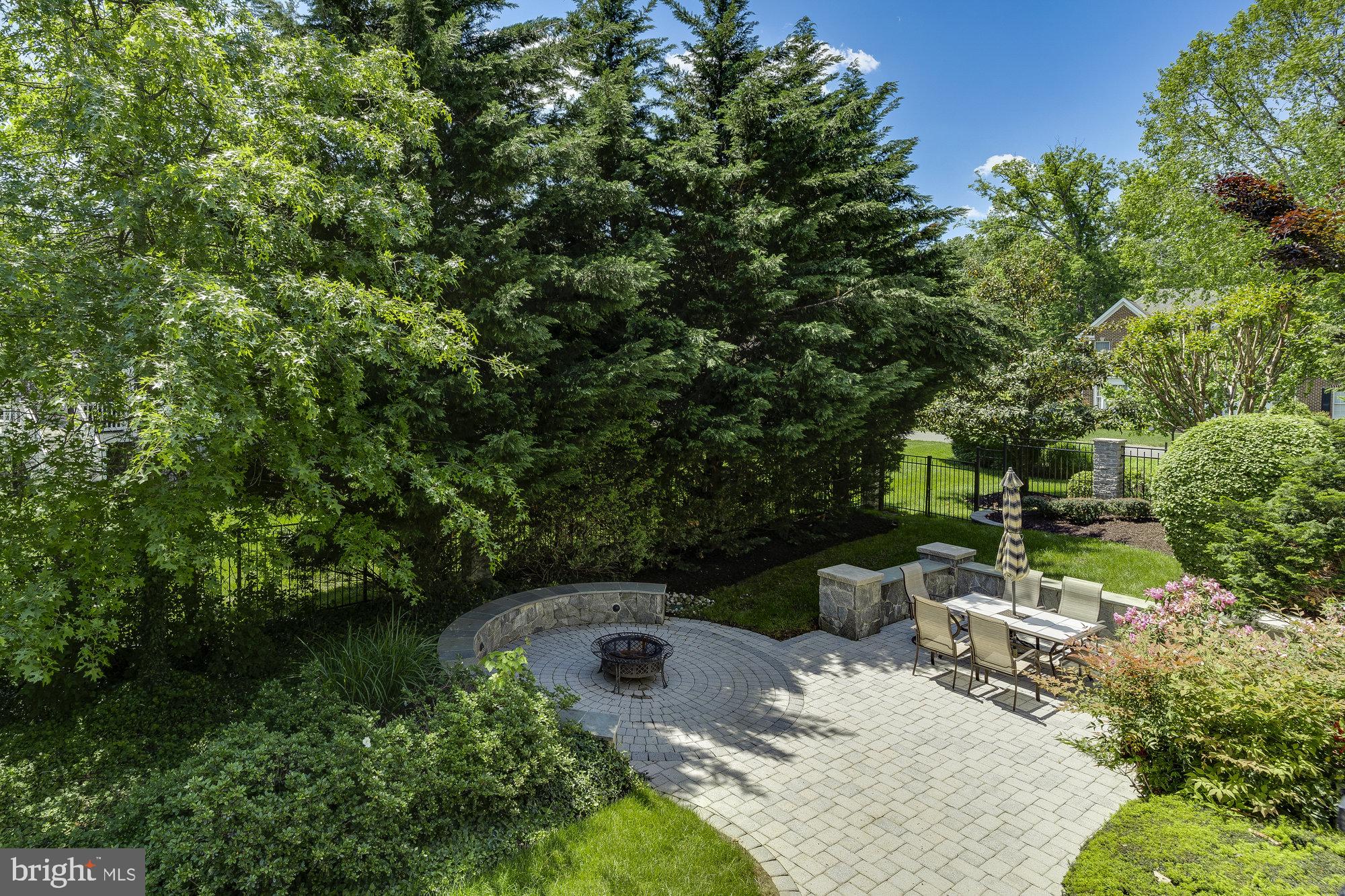 TYSONS ESTATES - Residential