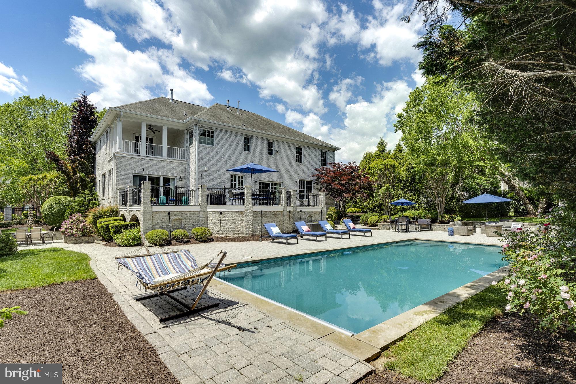 TYSONS ESTATES - Residential