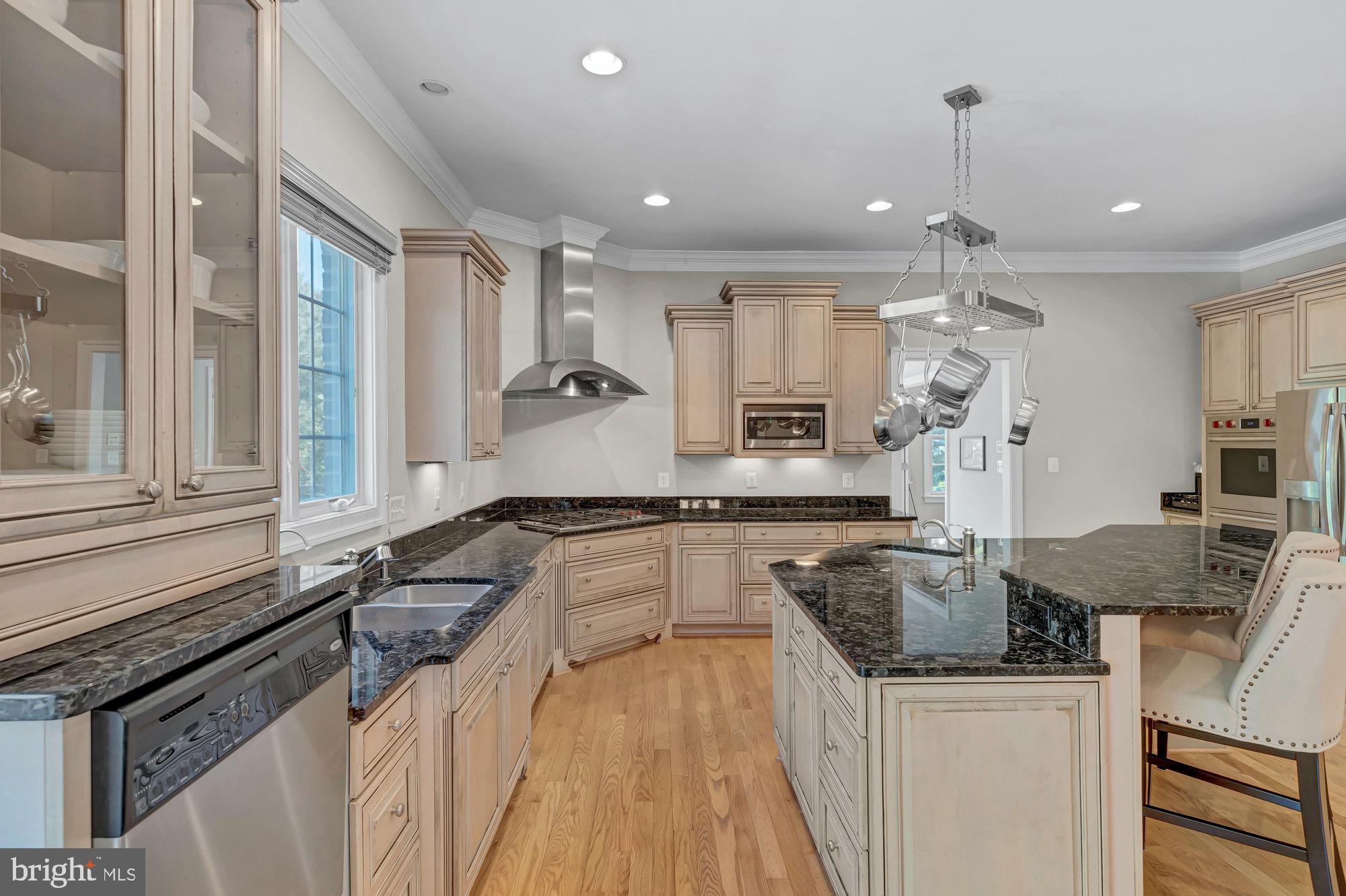 TYSONS ESTATES - Residential