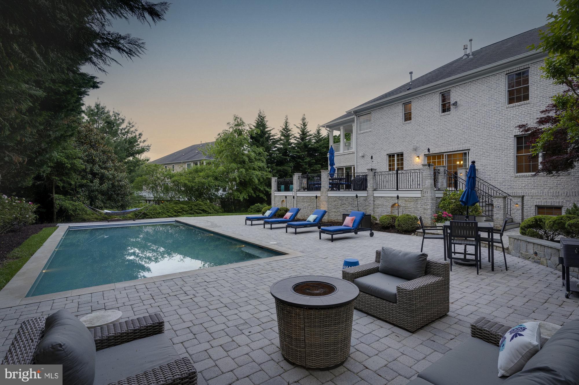 TYSONS ESTATES - Residential