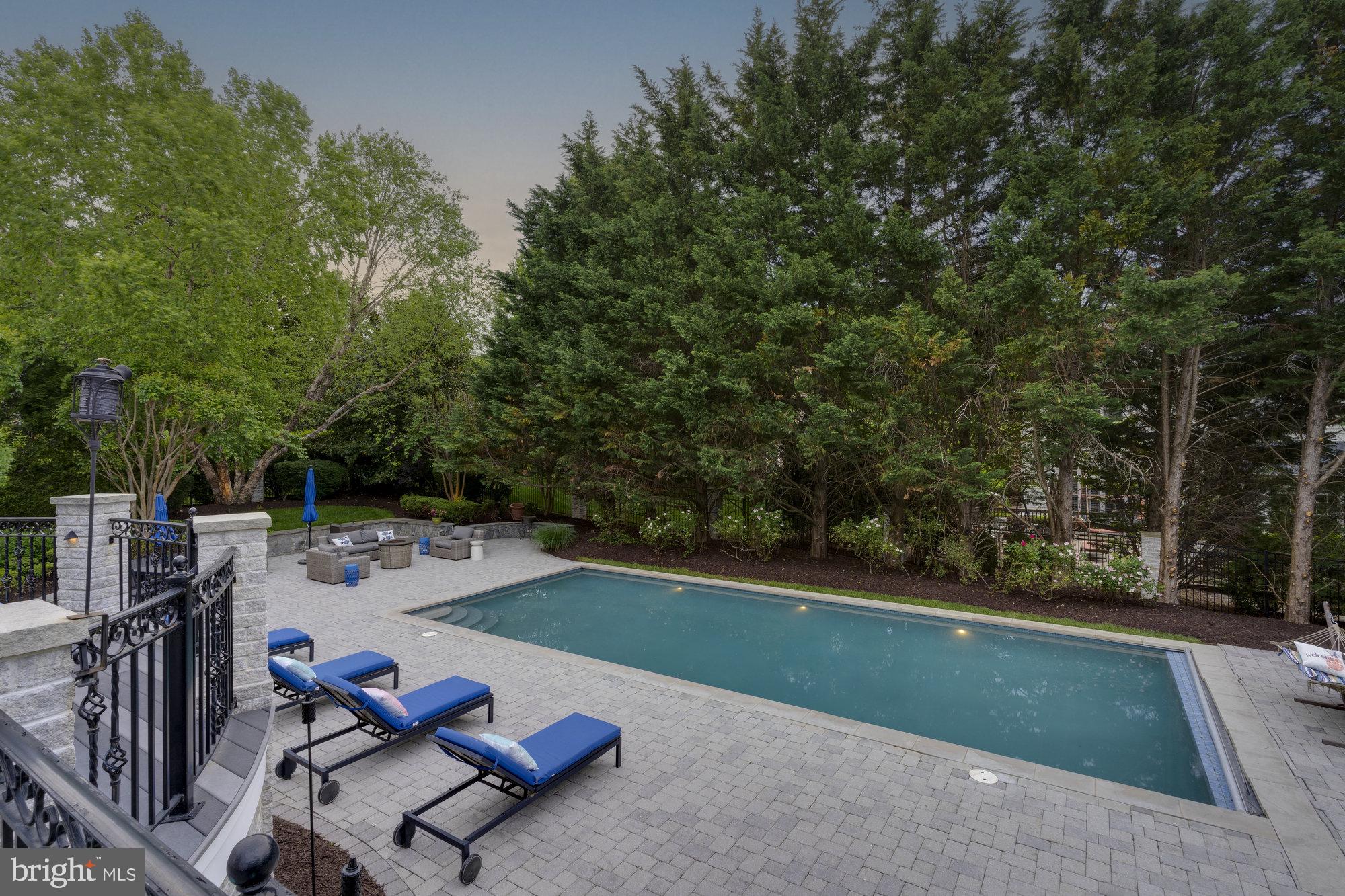 TYSONS ESTATES - Residential