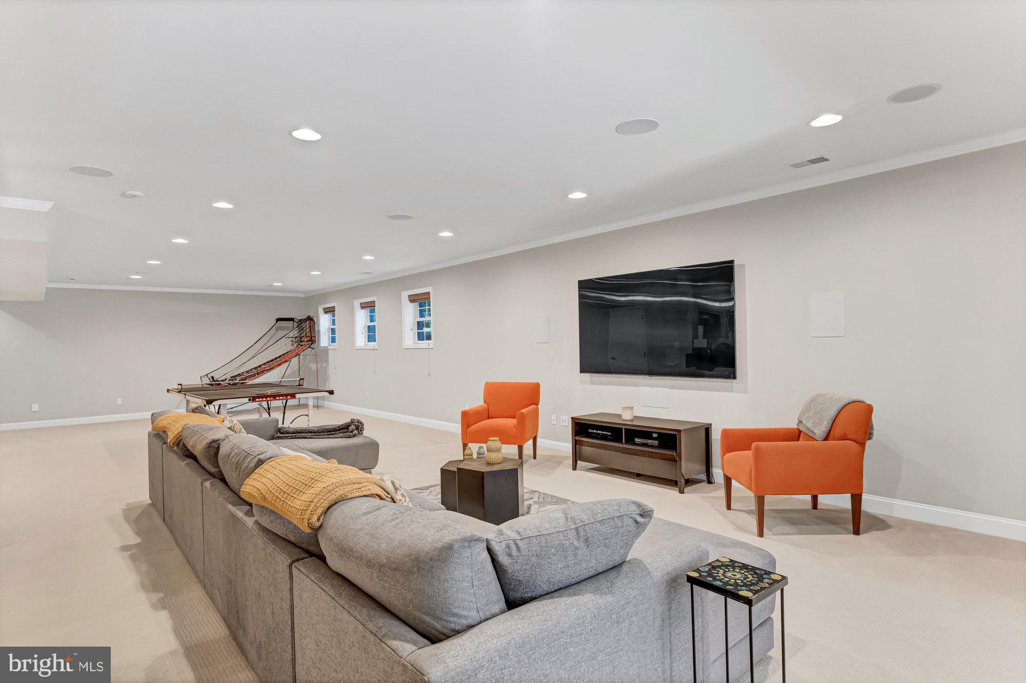 TYSONS ESTATES - Residential