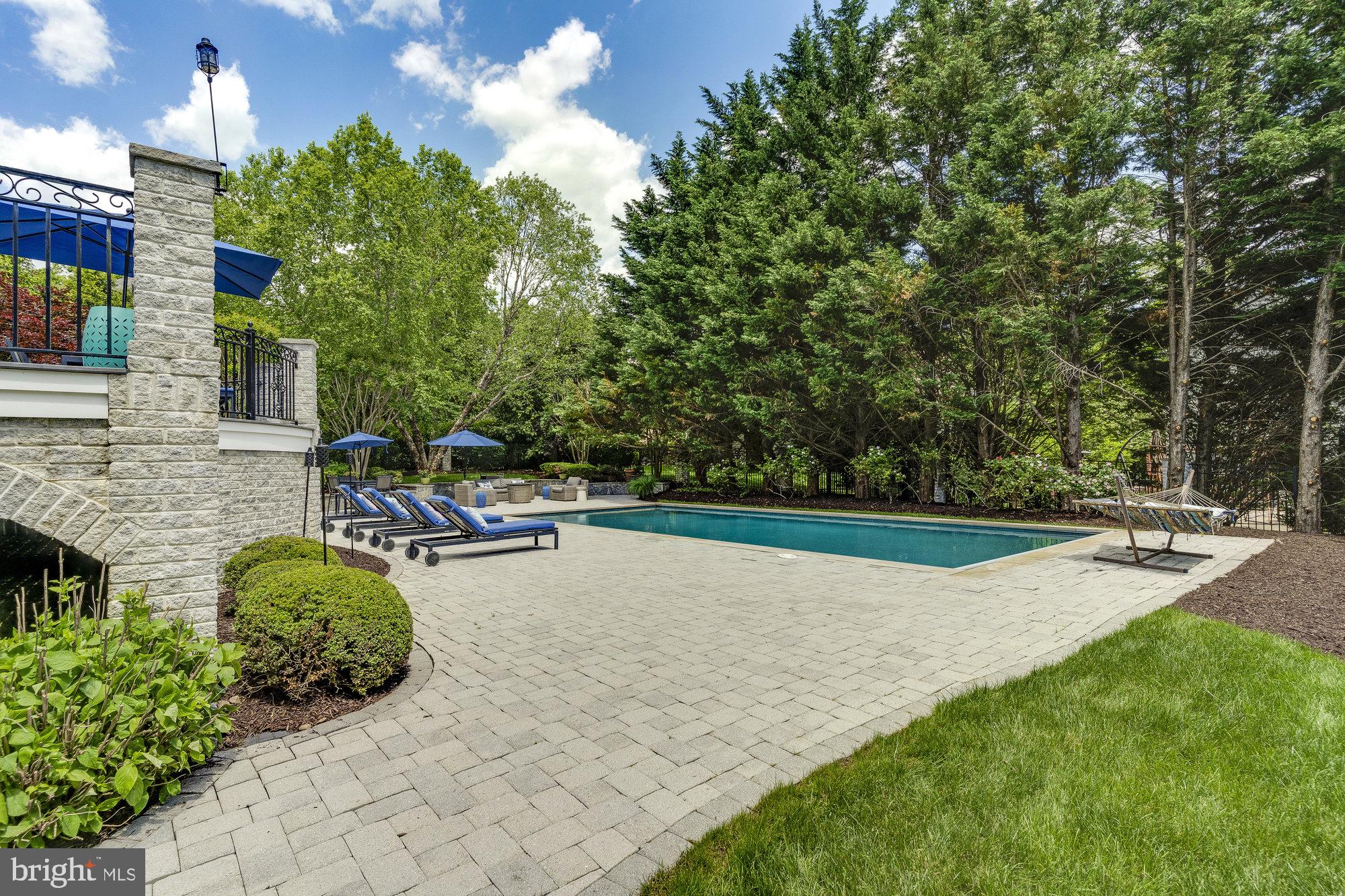 TYSONS ESTATES - Residential