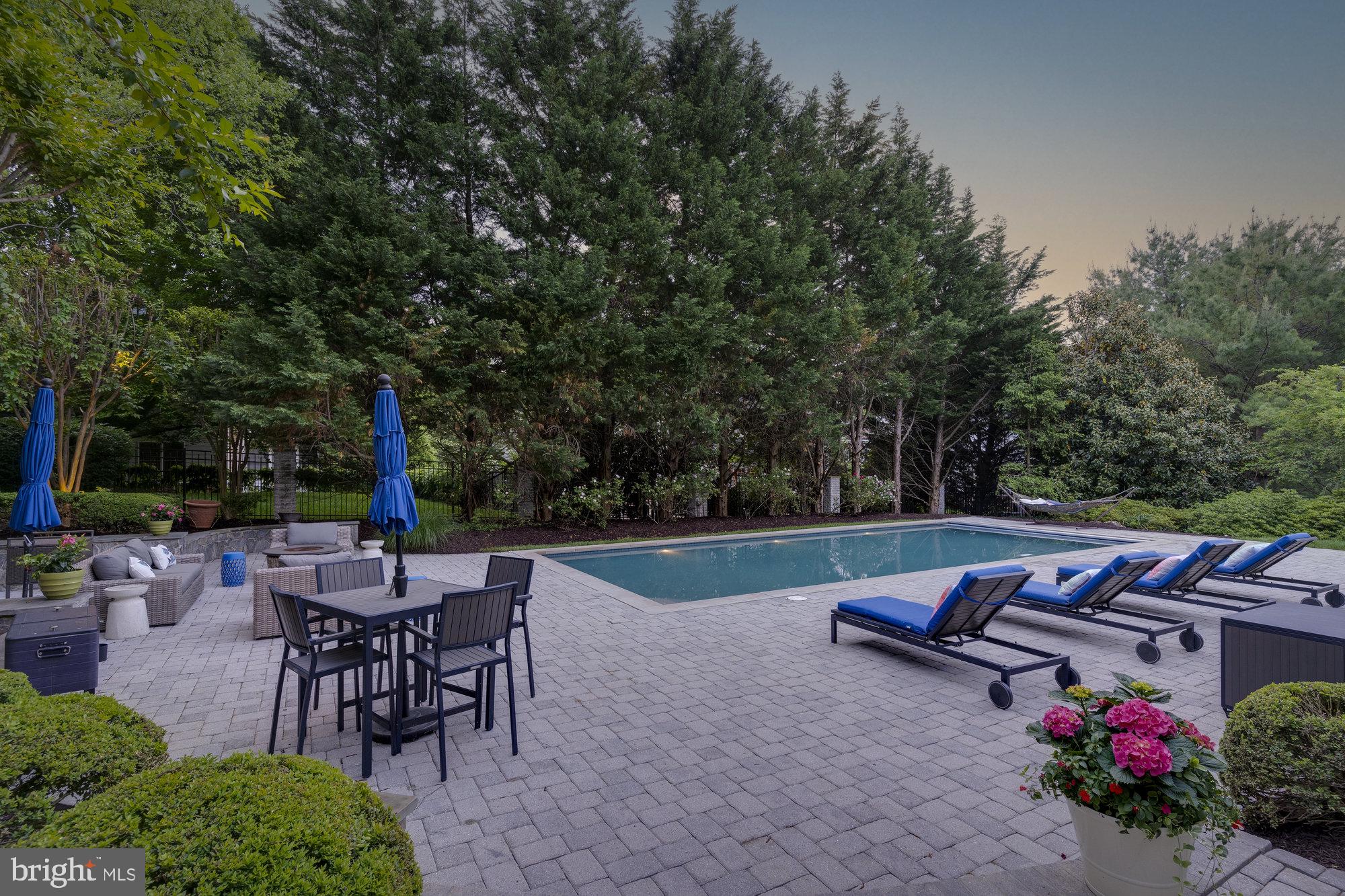 TYSONS ESTATES - Residential