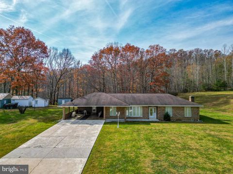 Homes For Sale - 645 Lower North Fork Road<br/> Pendleton County, SENECA ROCKS, WV 26884