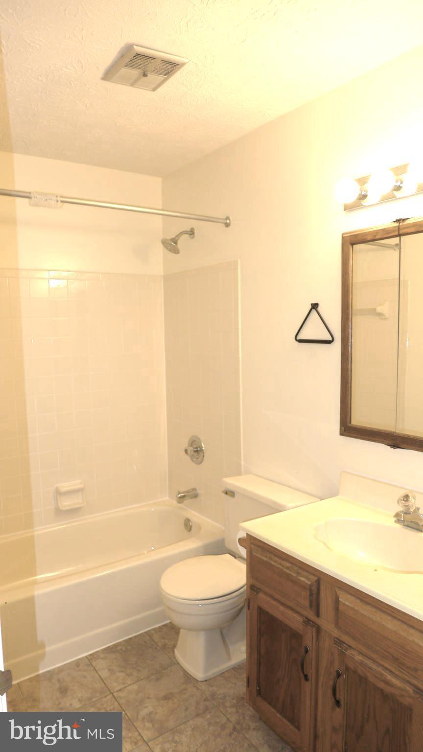 VILLAGE OF HICKORY RIDGE - Residential Lease